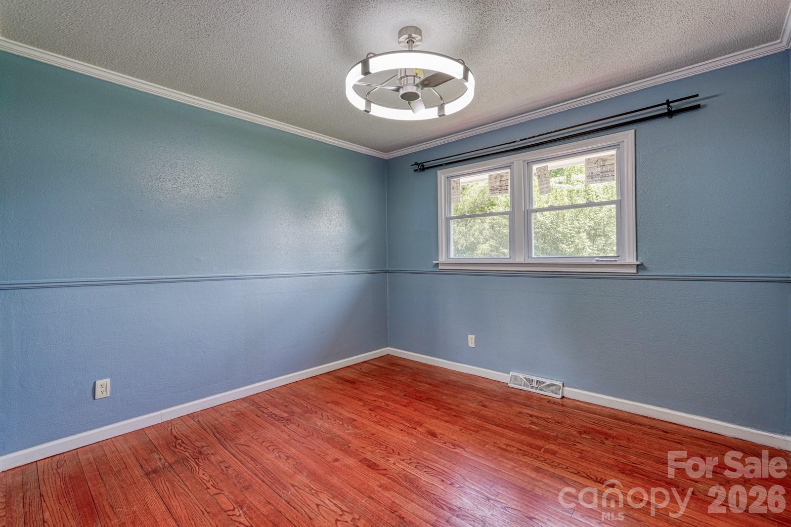 509 Brookside Camp Road — Hendersonville