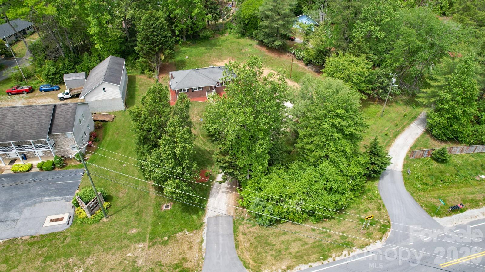 509 Brookside Camp Road — Hendersonville