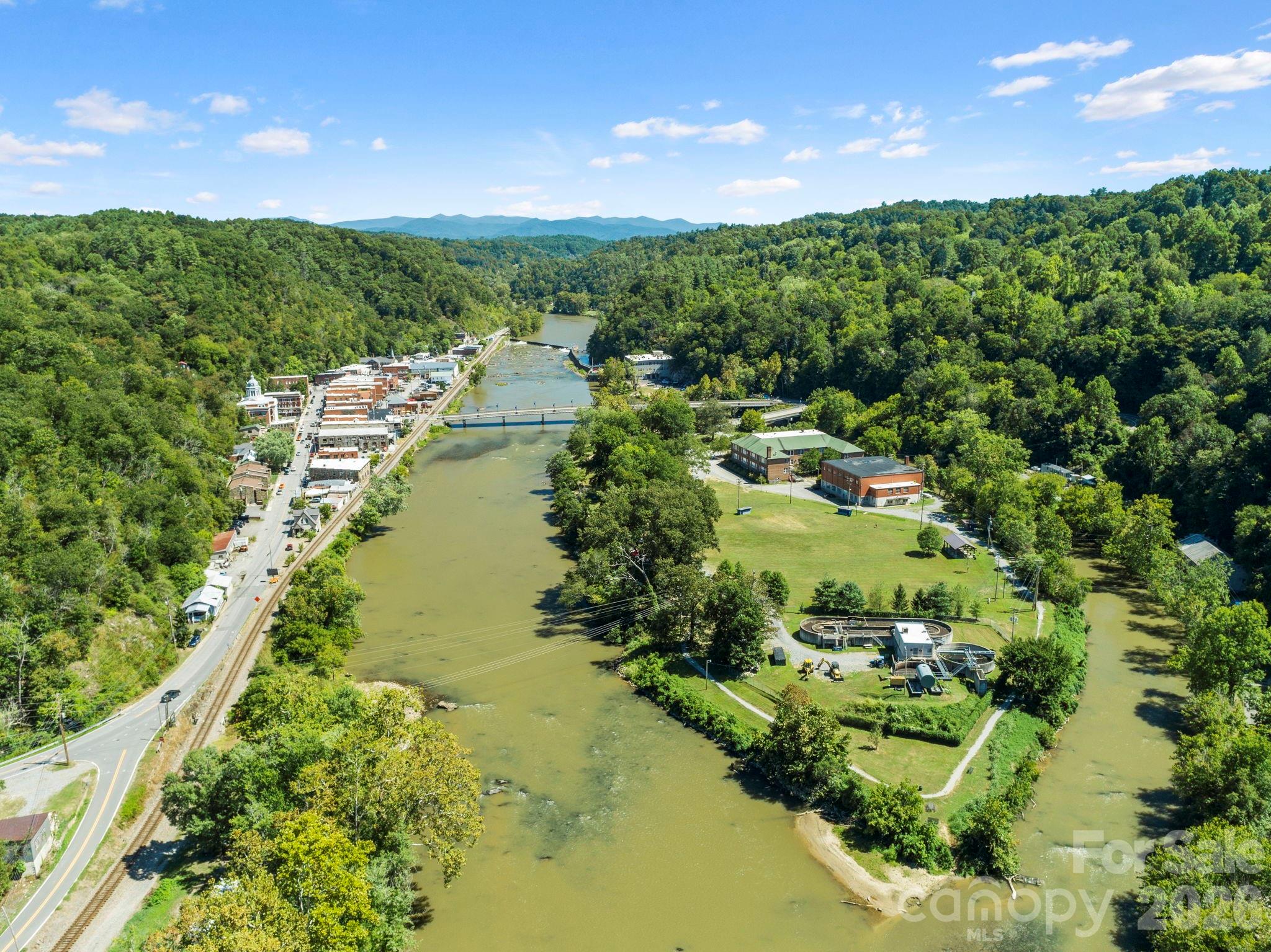124 N Main Street — Mars Hill