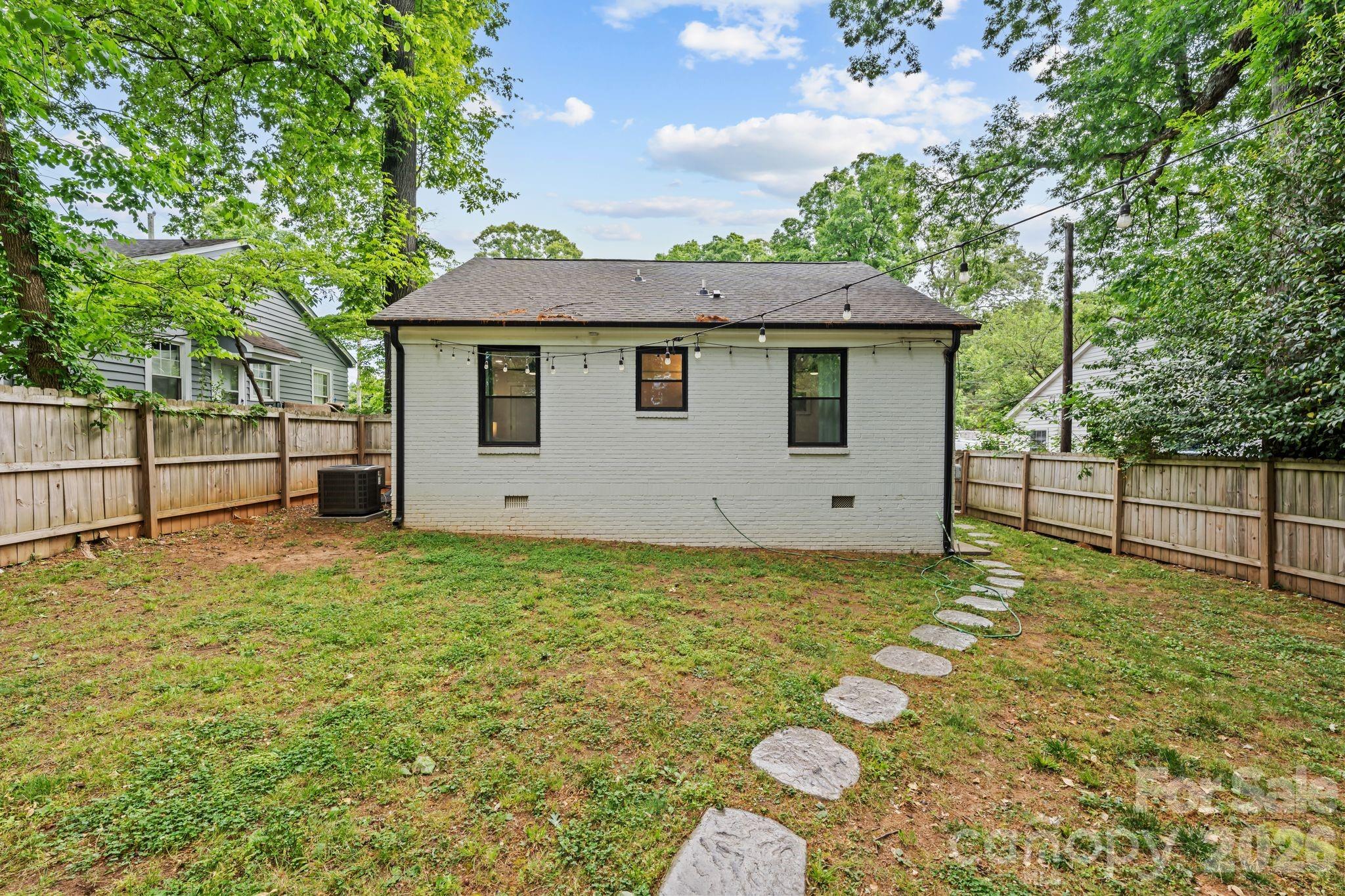 3021 Dogwood Avenue — Charlotte