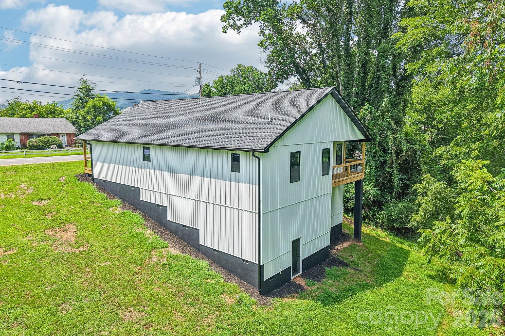 140 N Main Street — Mars Hill