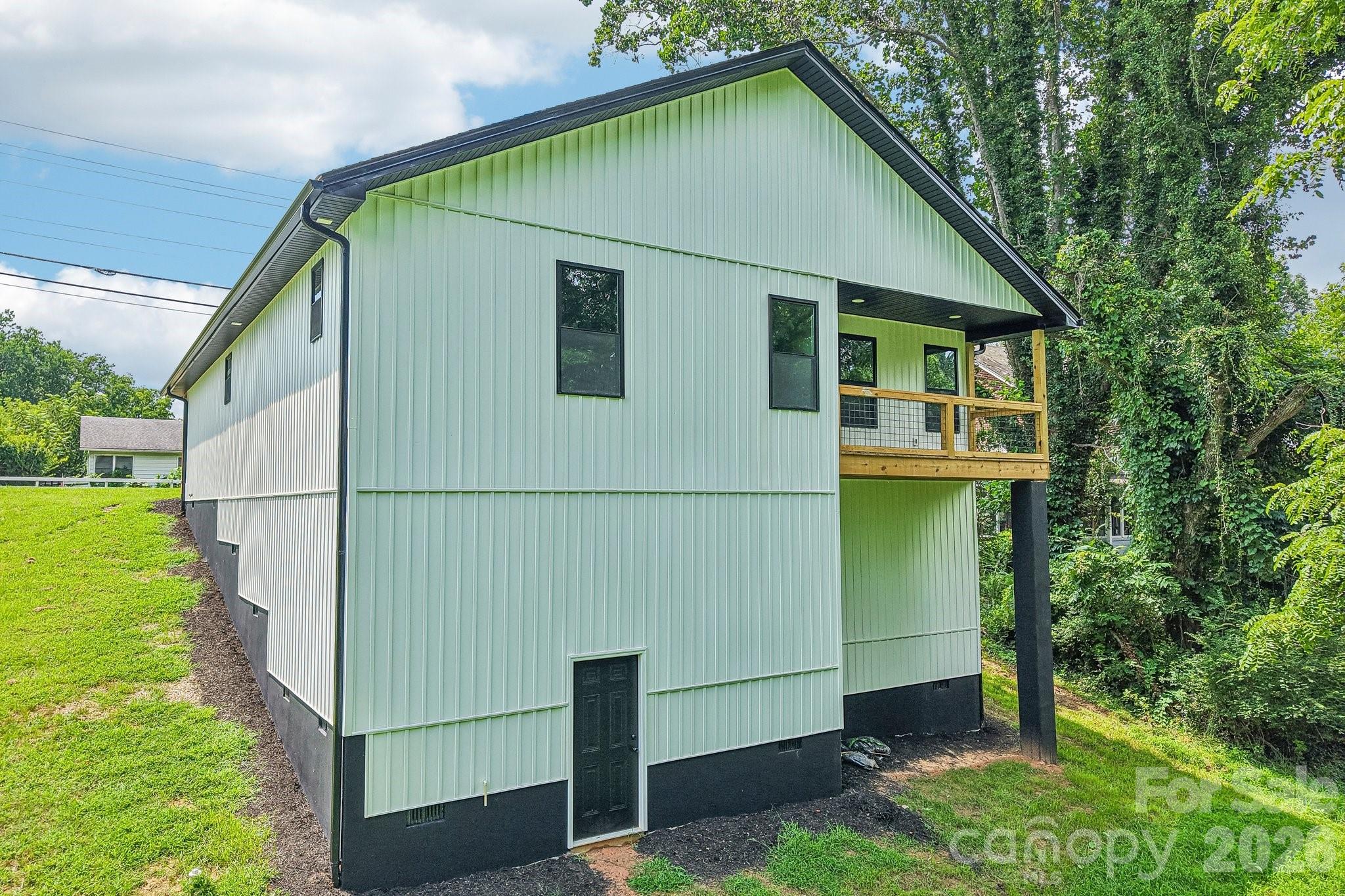 140 N Main Street — Mars Hill