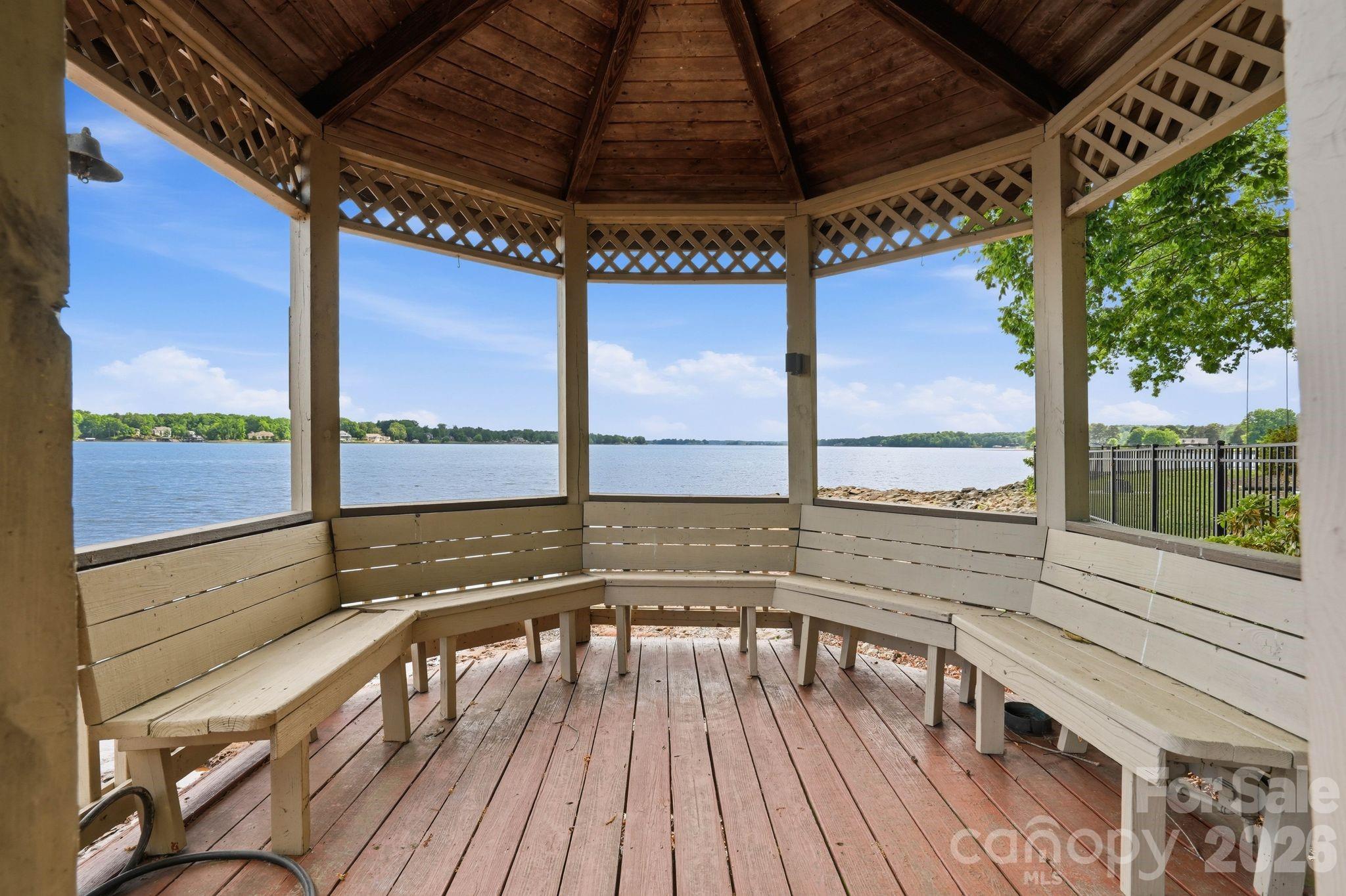 3725 Kingfisher Lane — Terrell