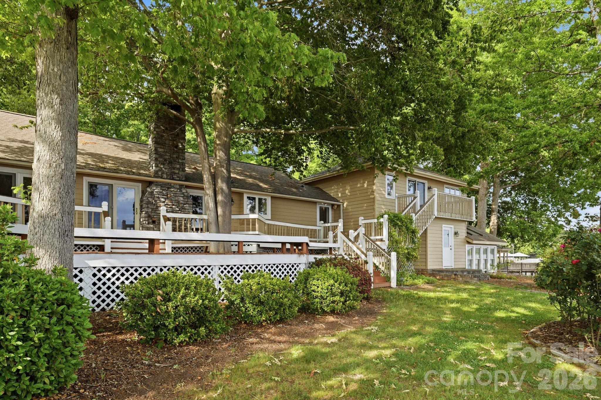 3725 Kingfisher Lane — Terrell