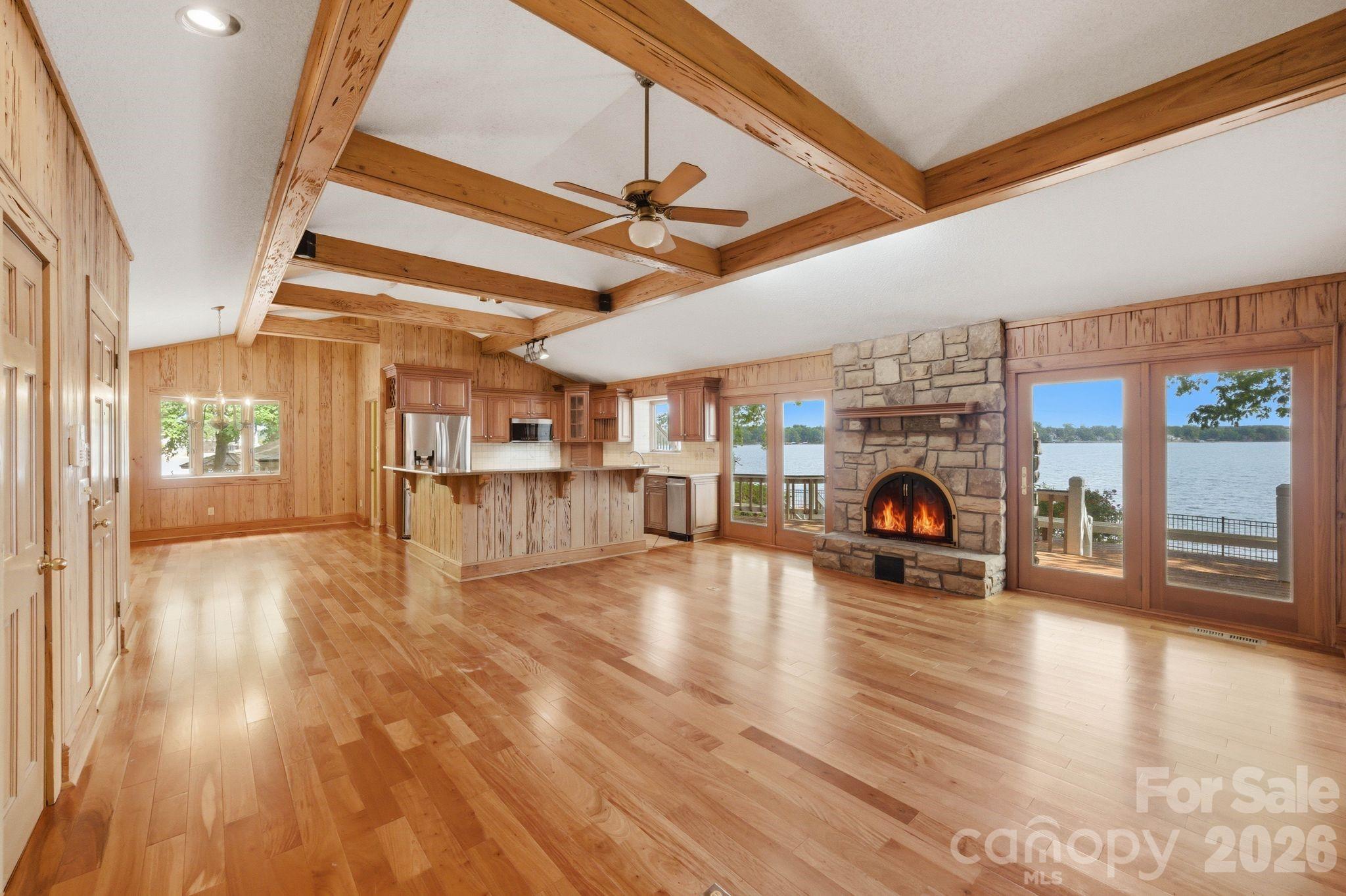 3725 Kingfisher Lane — Terrell