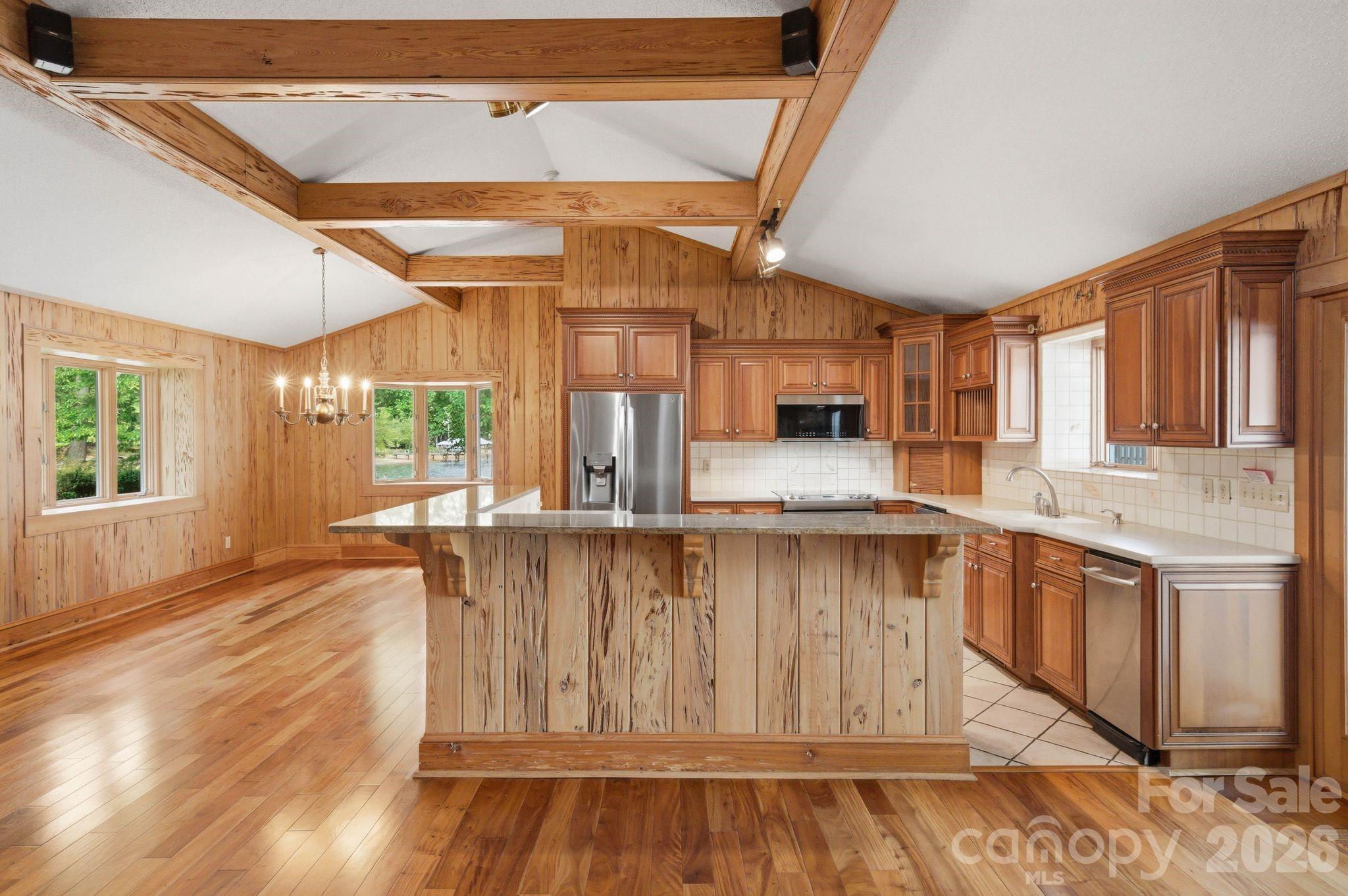 3725 Kingfisher Lane — Terrell