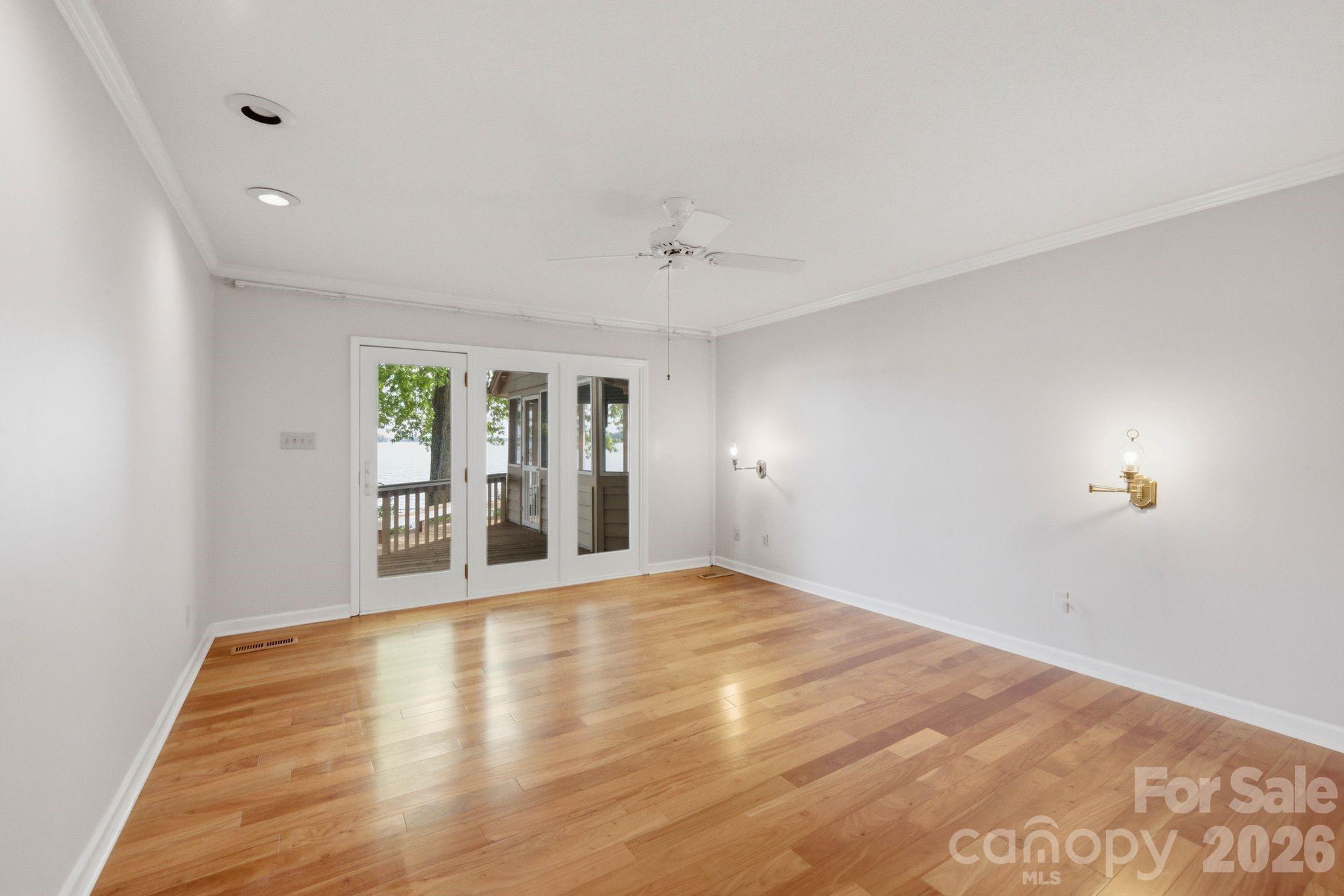 3725 Kingfisher Lane — Terrell