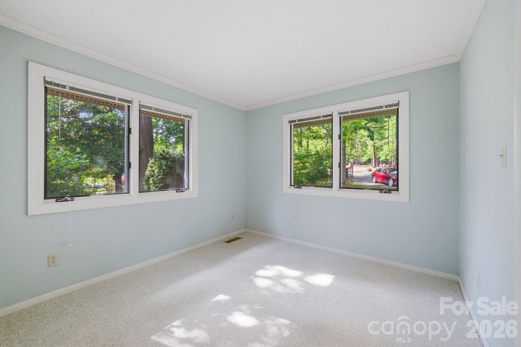 3725 Kingfisher Lane — Terrell