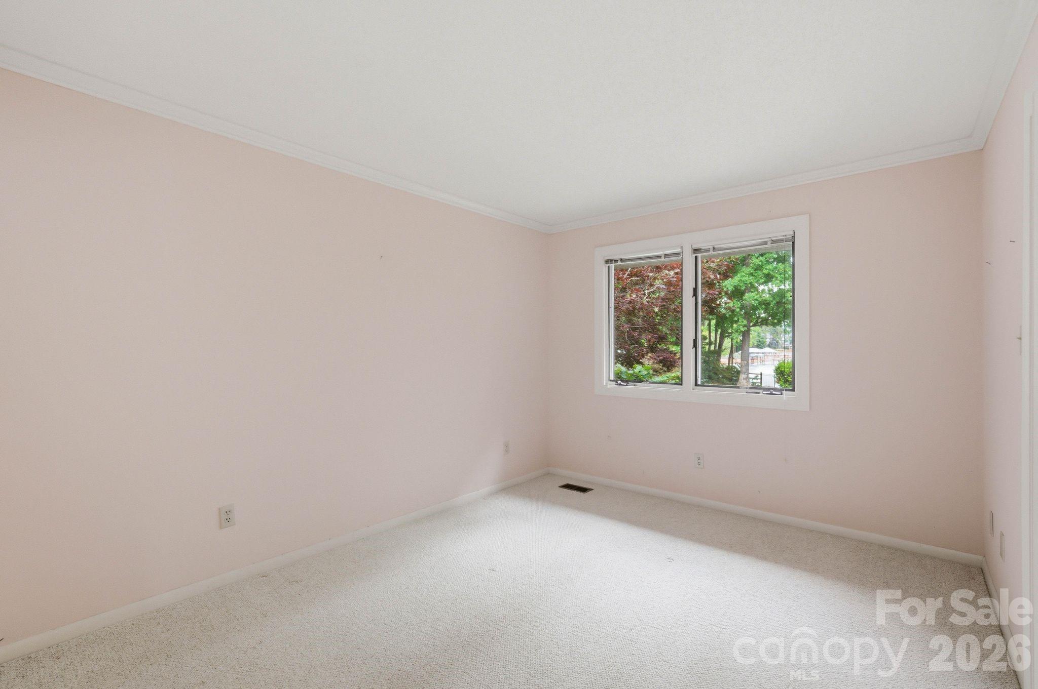 3725 Kingfisher Lane — Terrell