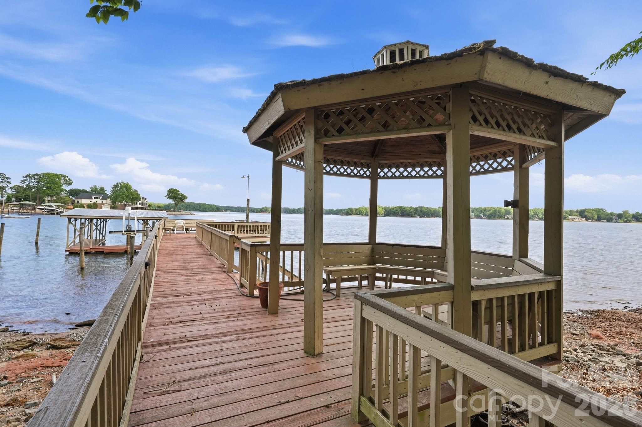 3725 Kingfisher Lane — Terrell