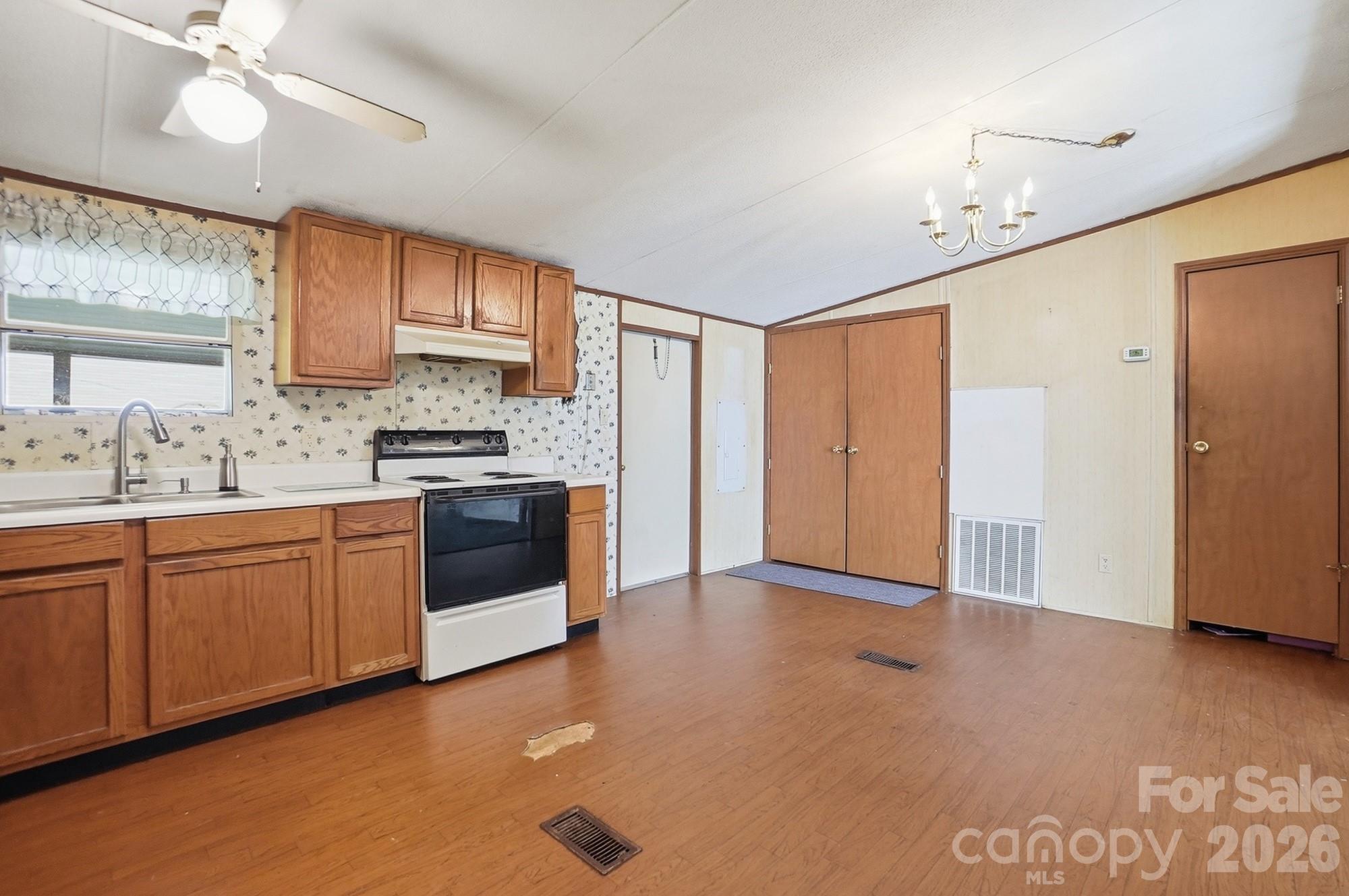 1375 Phaniel Church Road — Rockwell