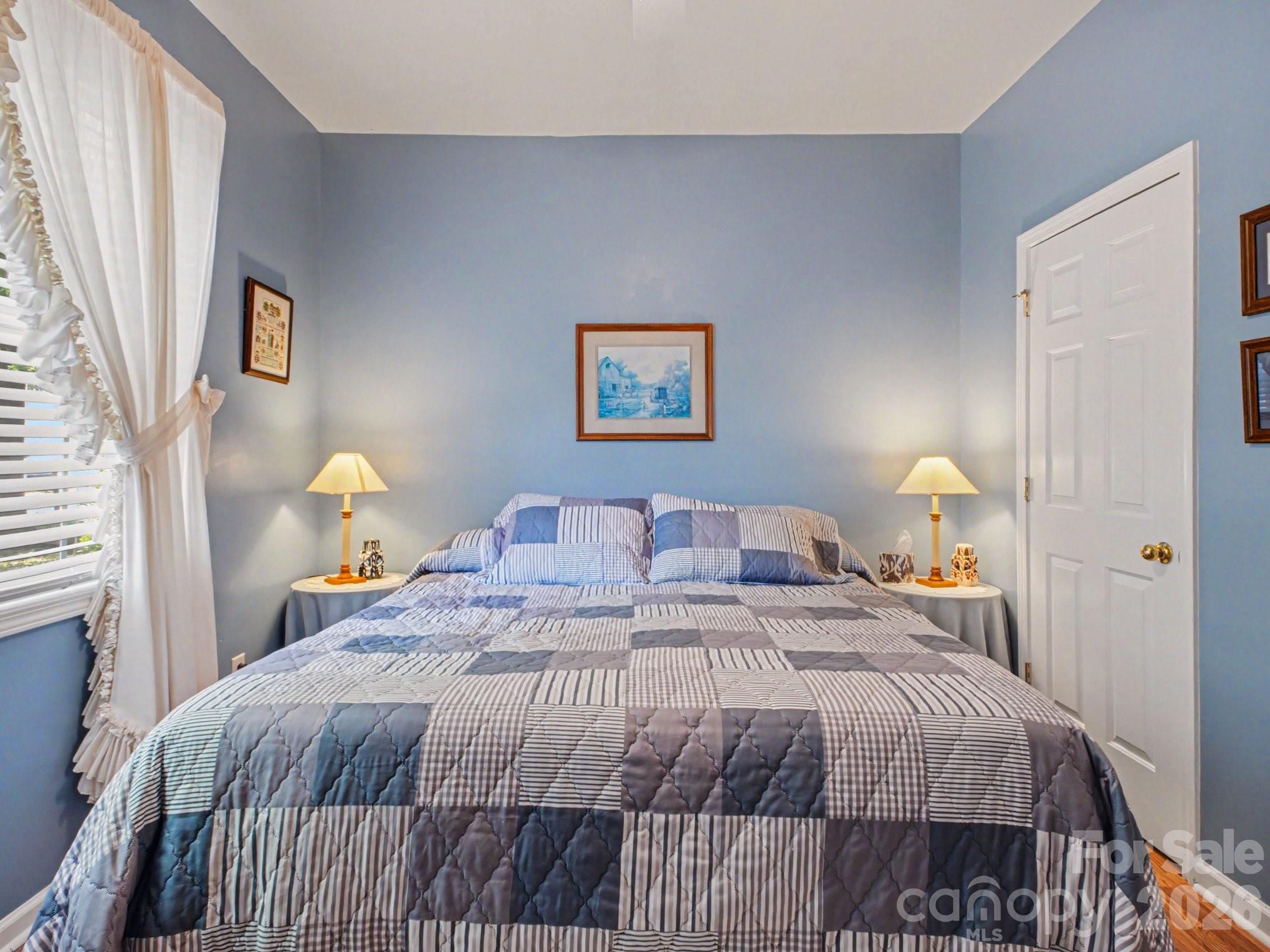 1274 Emory Lane NW — Concord