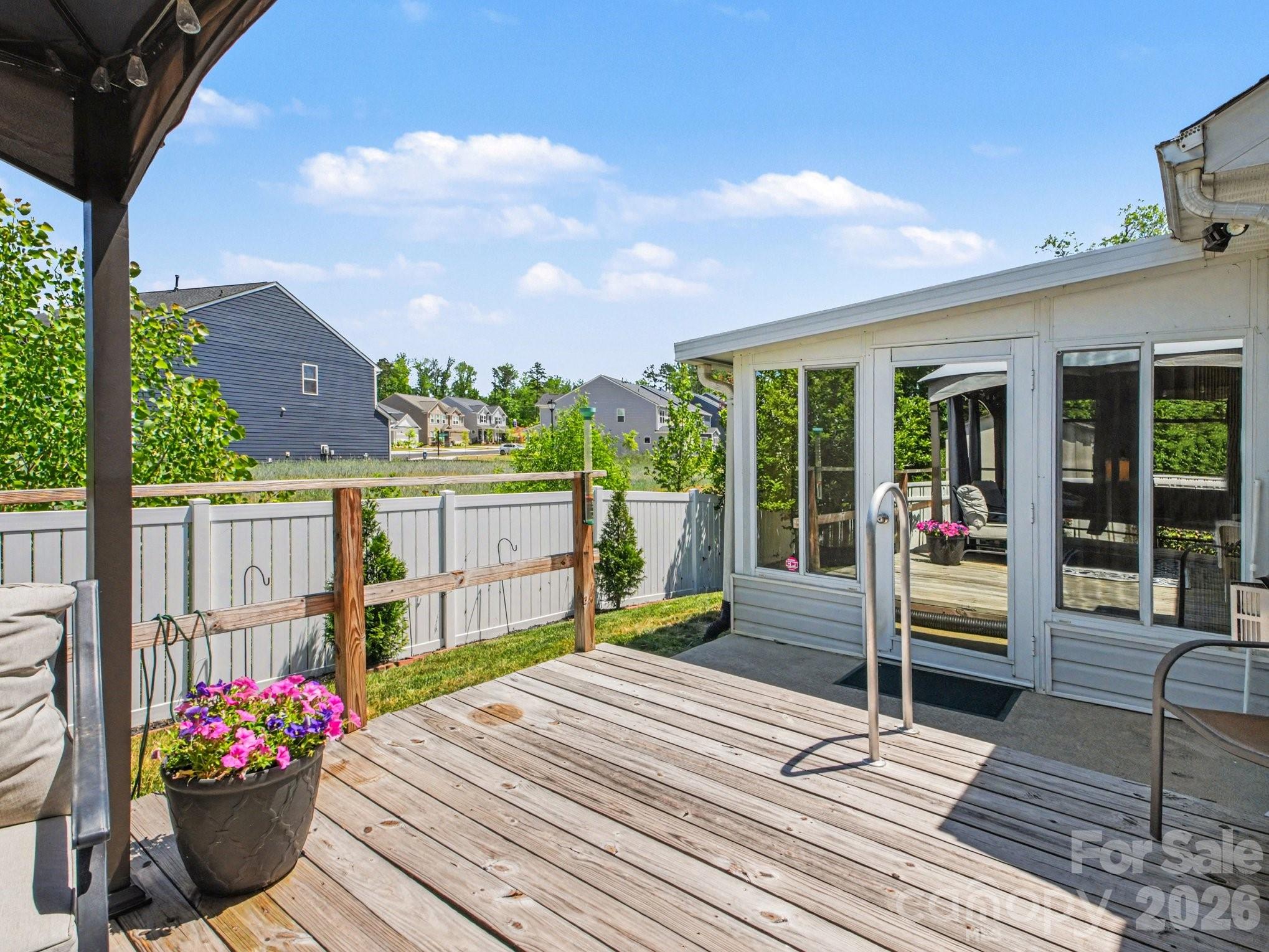 1274 Emory Lane NW — Concord