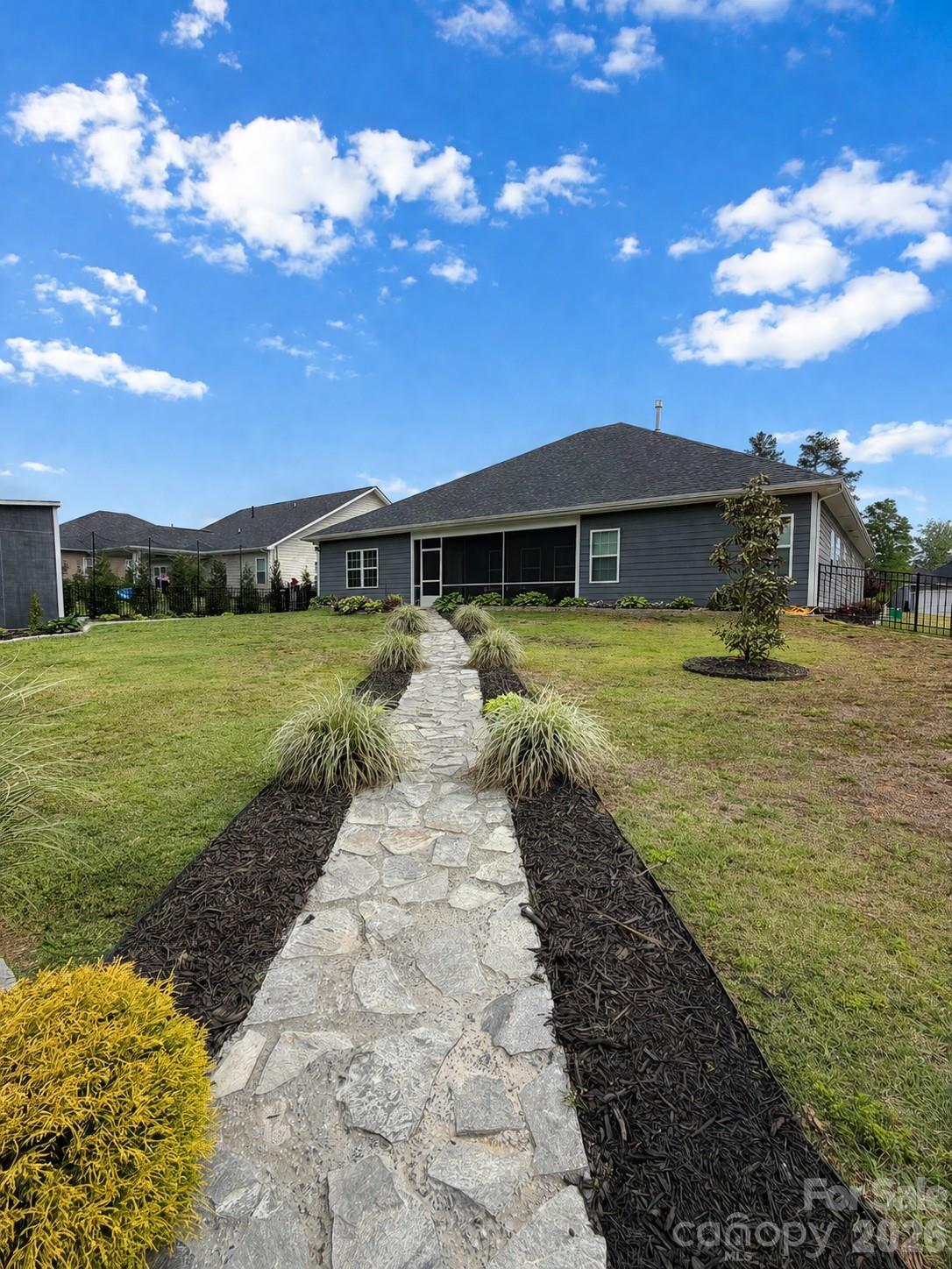 11756 Glenwood Drive — Locust