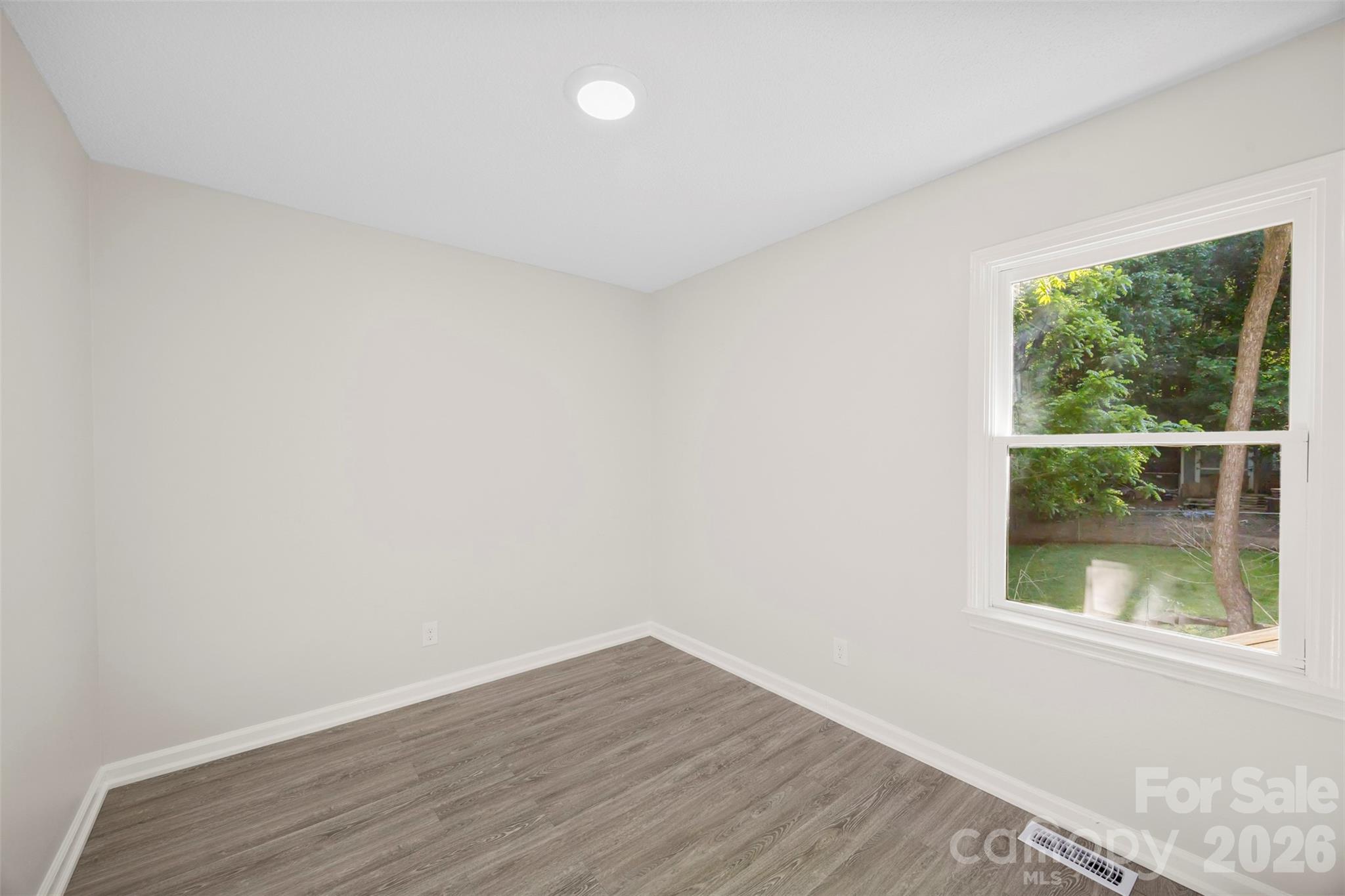 704 W Carolina Avenue — Bessemer City