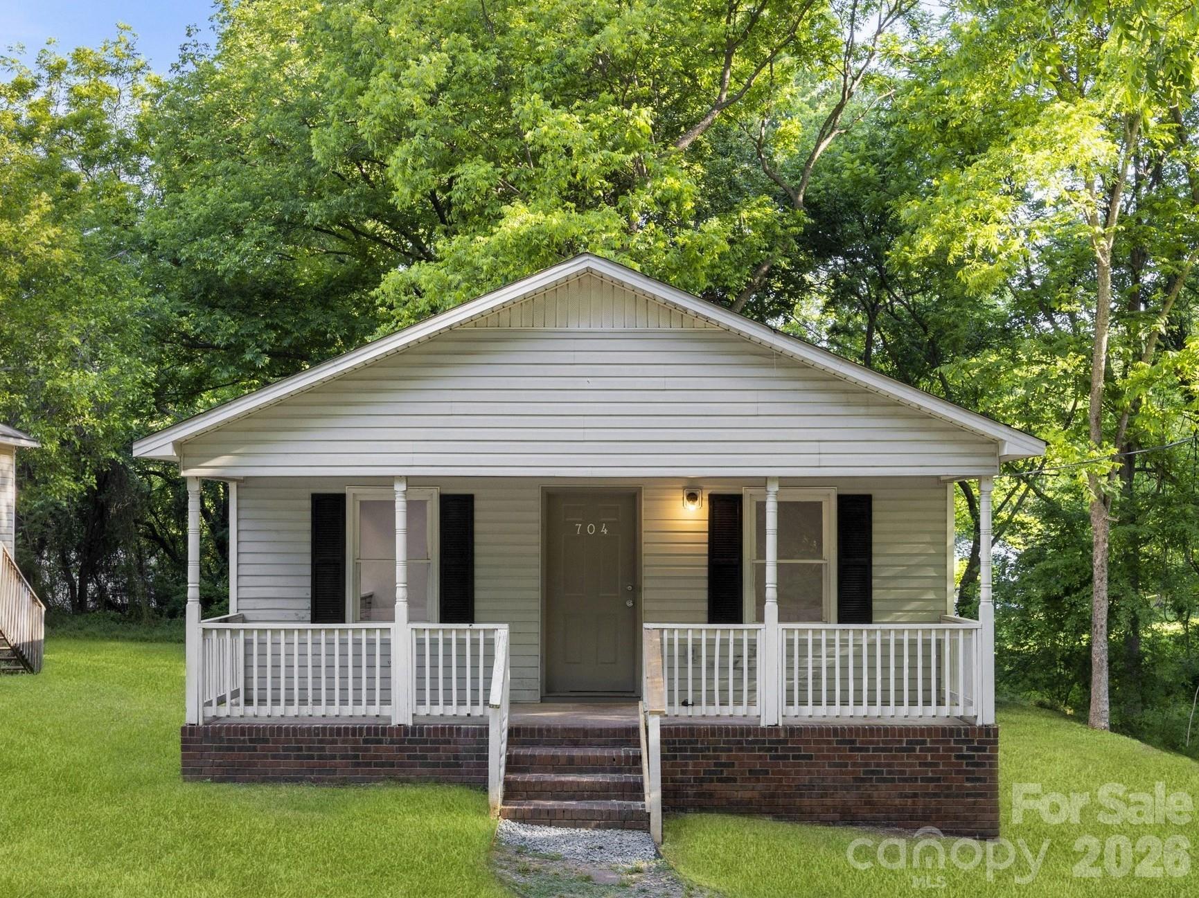 704 W Carolina Avenue — Bessemer City