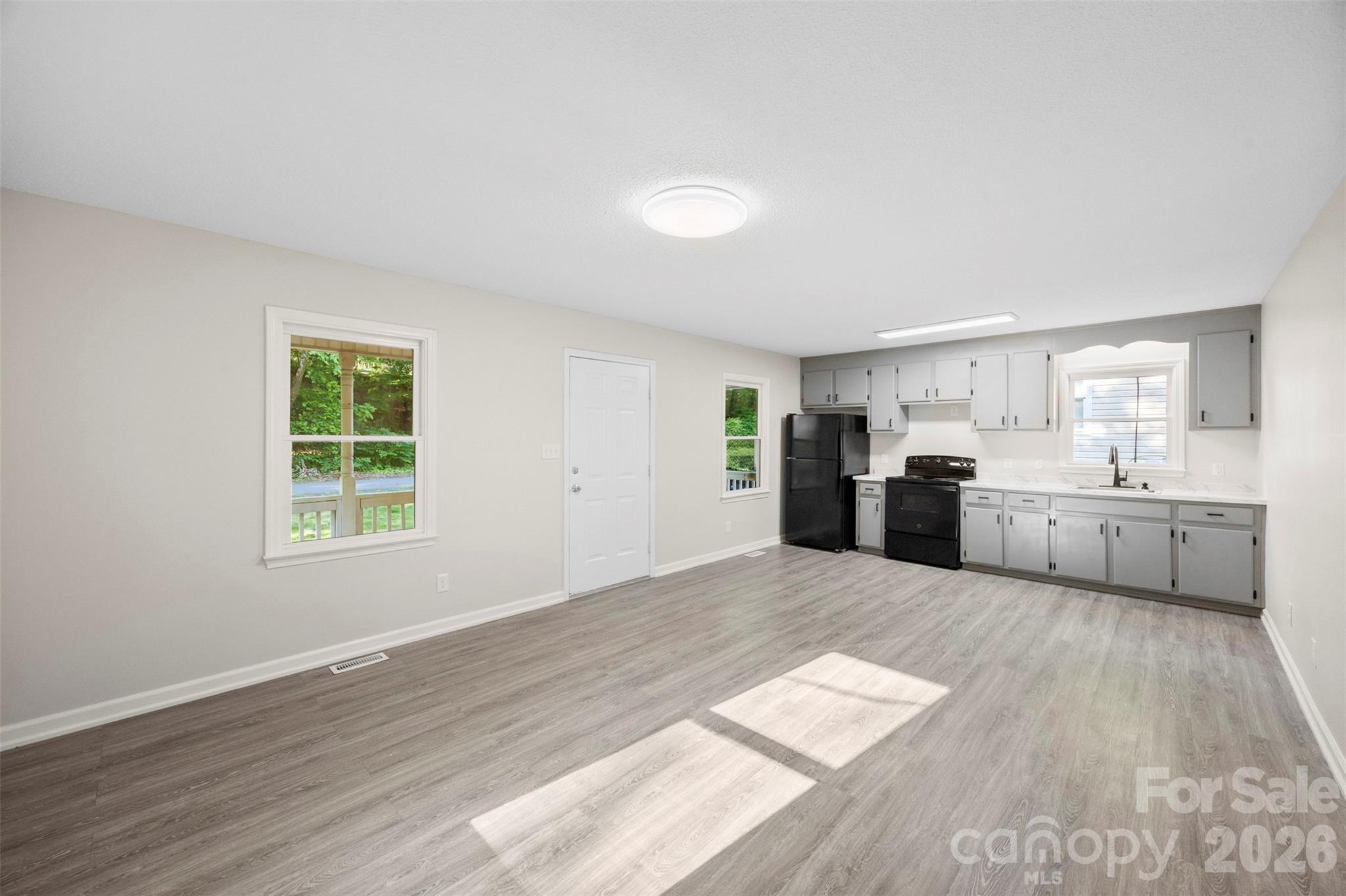 704 W Carolina Avenue — Bessemer City