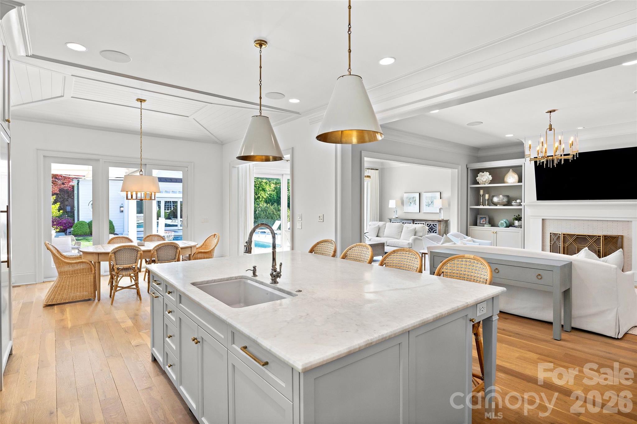 5917 Saint John Lane — Charlotte
