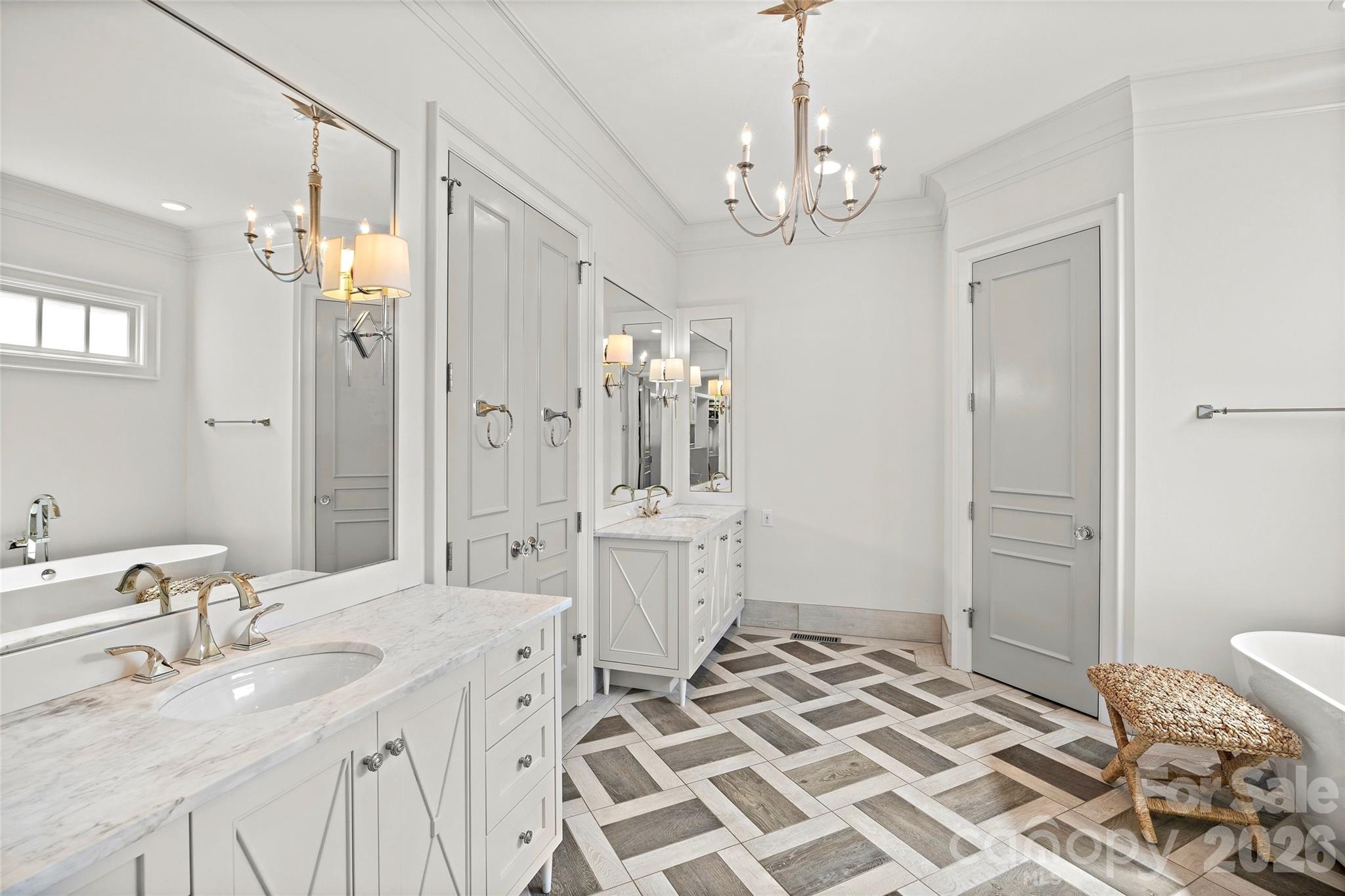 5917 Saint John Lane — Charlotte