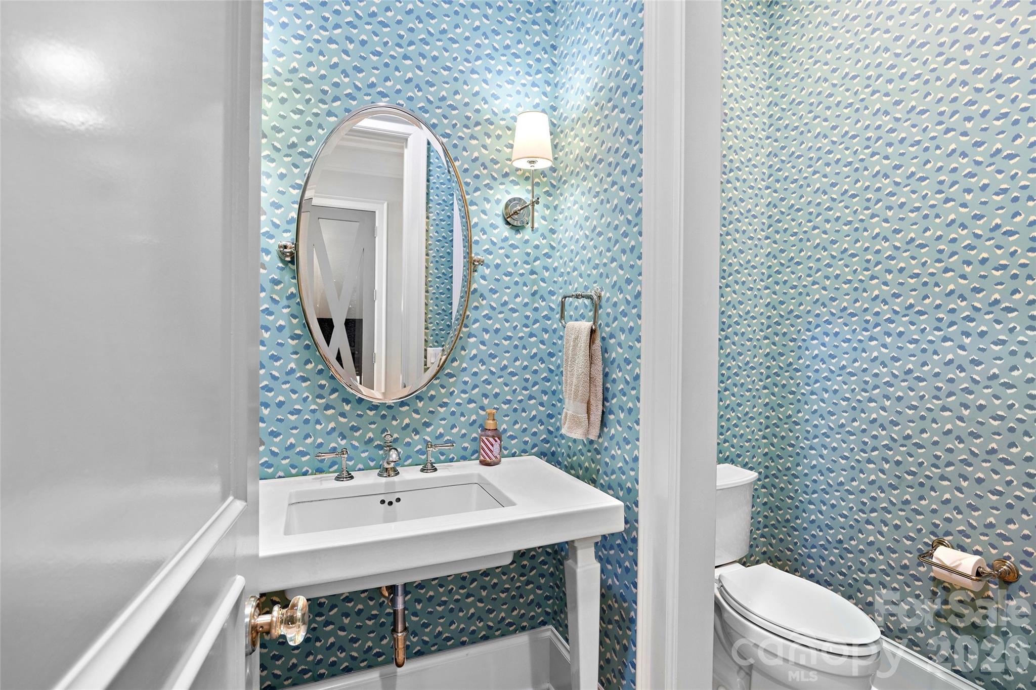 5917 Saint John Lane — Charlotte