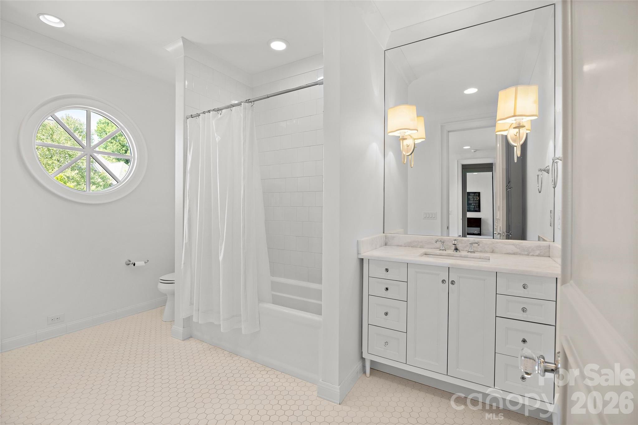 5917 Saint John Lane — Charlotte
