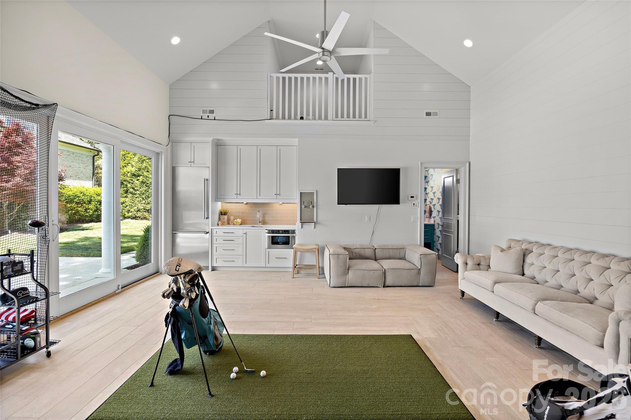 5917 Saint John Lane — Charlotte