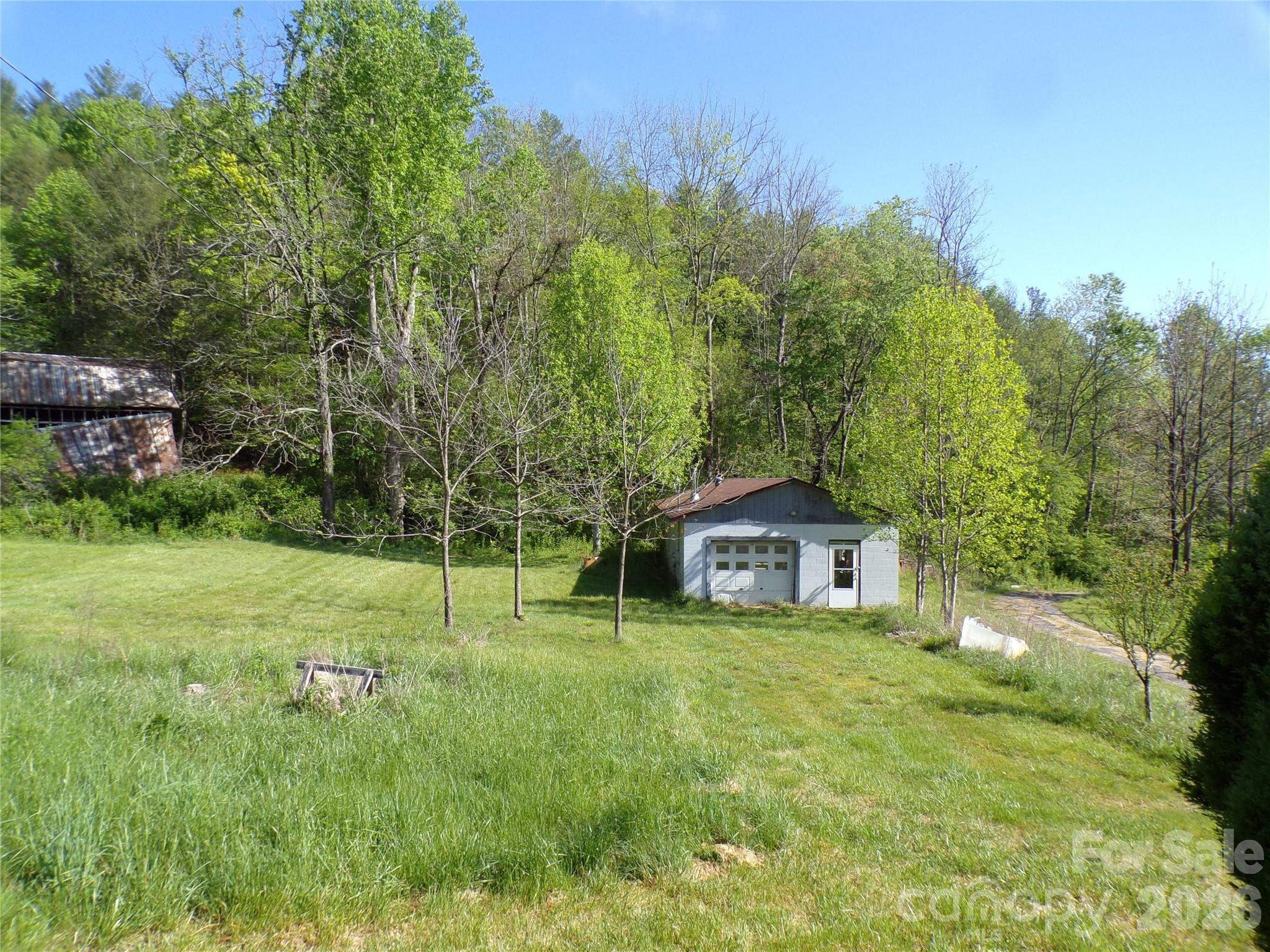 145 Kirks Drive — Hot Springs