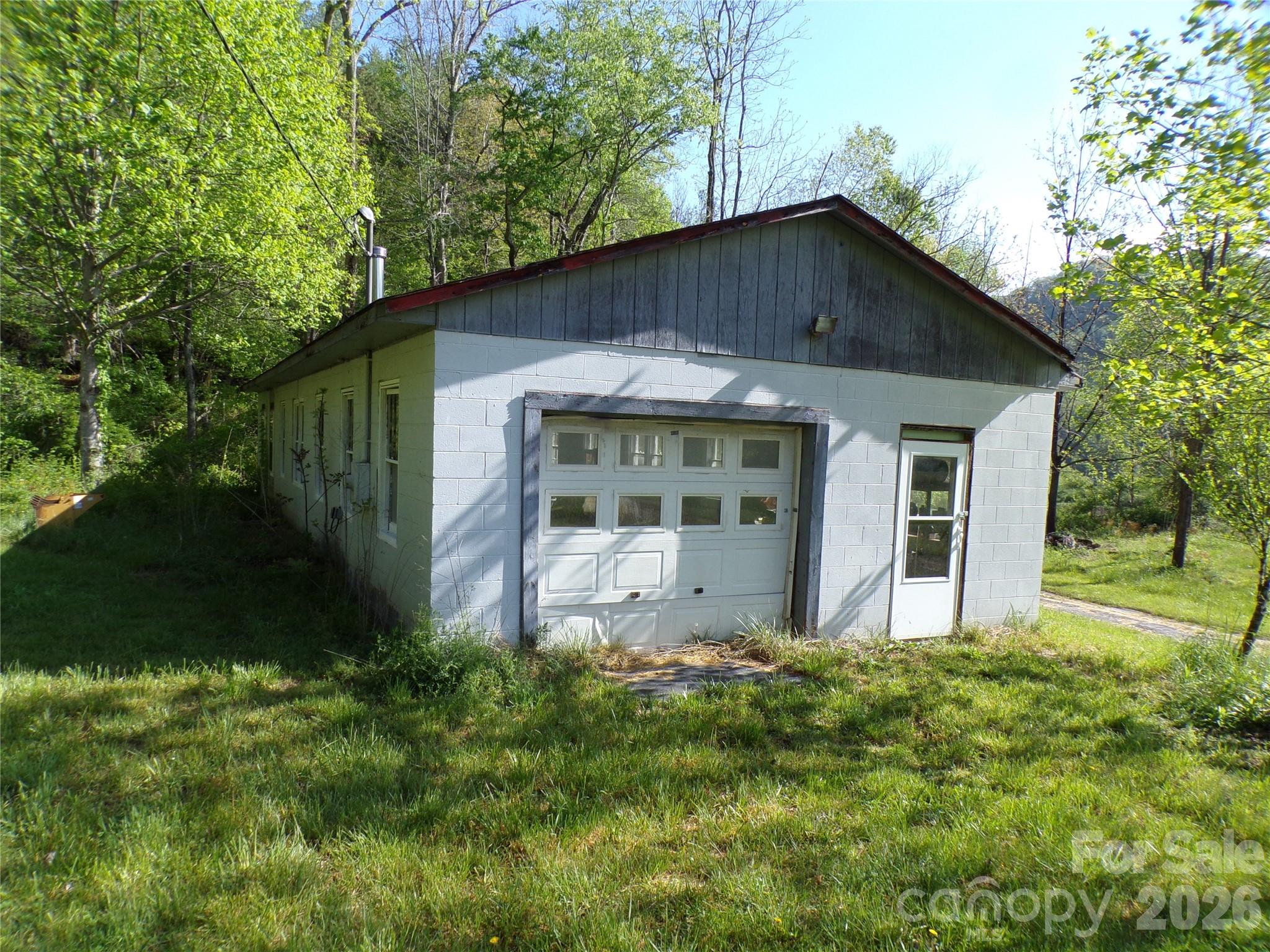 145 Kirks Drive — Hot Springs
