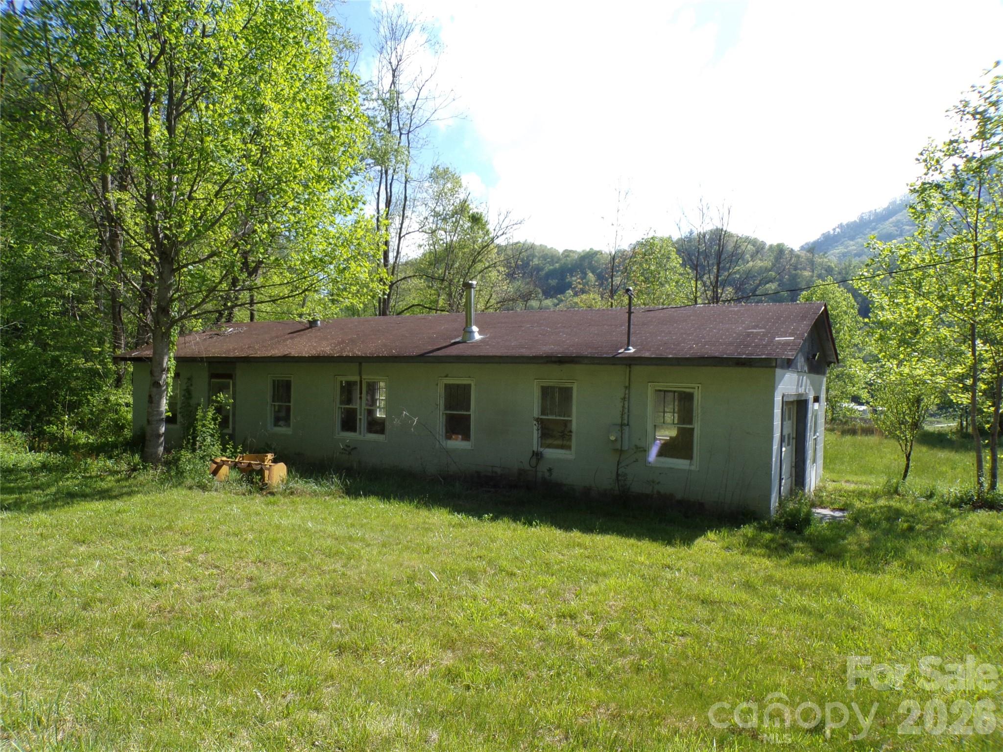 145 Kirks Drive — Hot Springs