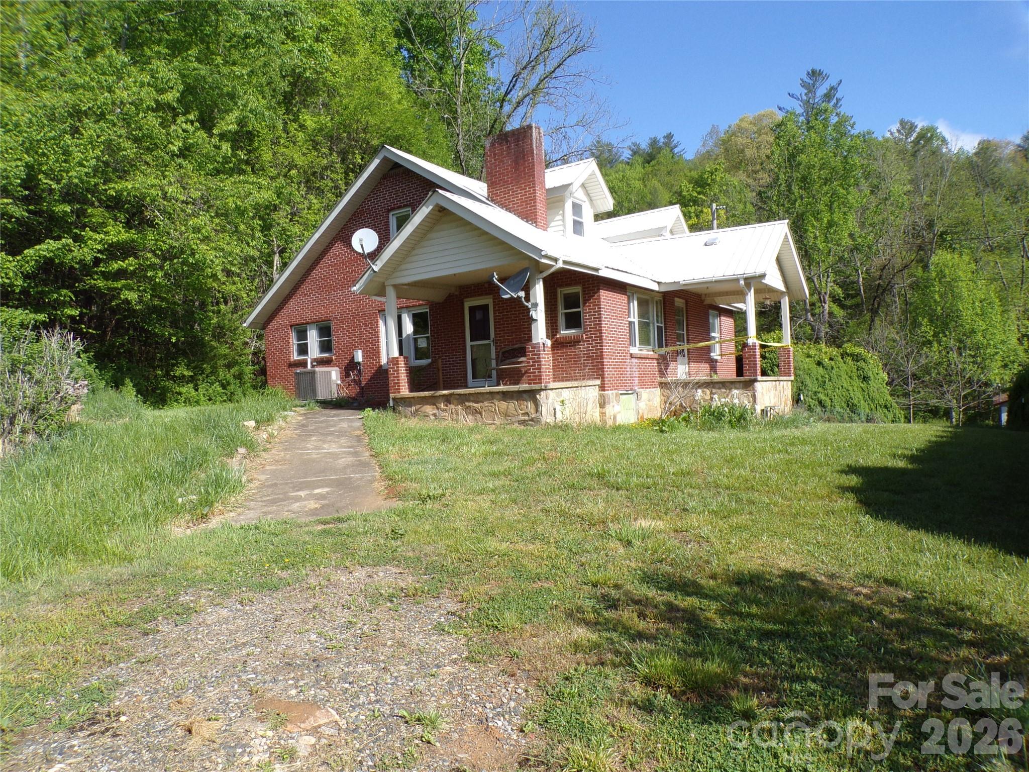 145 Kirks Drive — Hot Springs