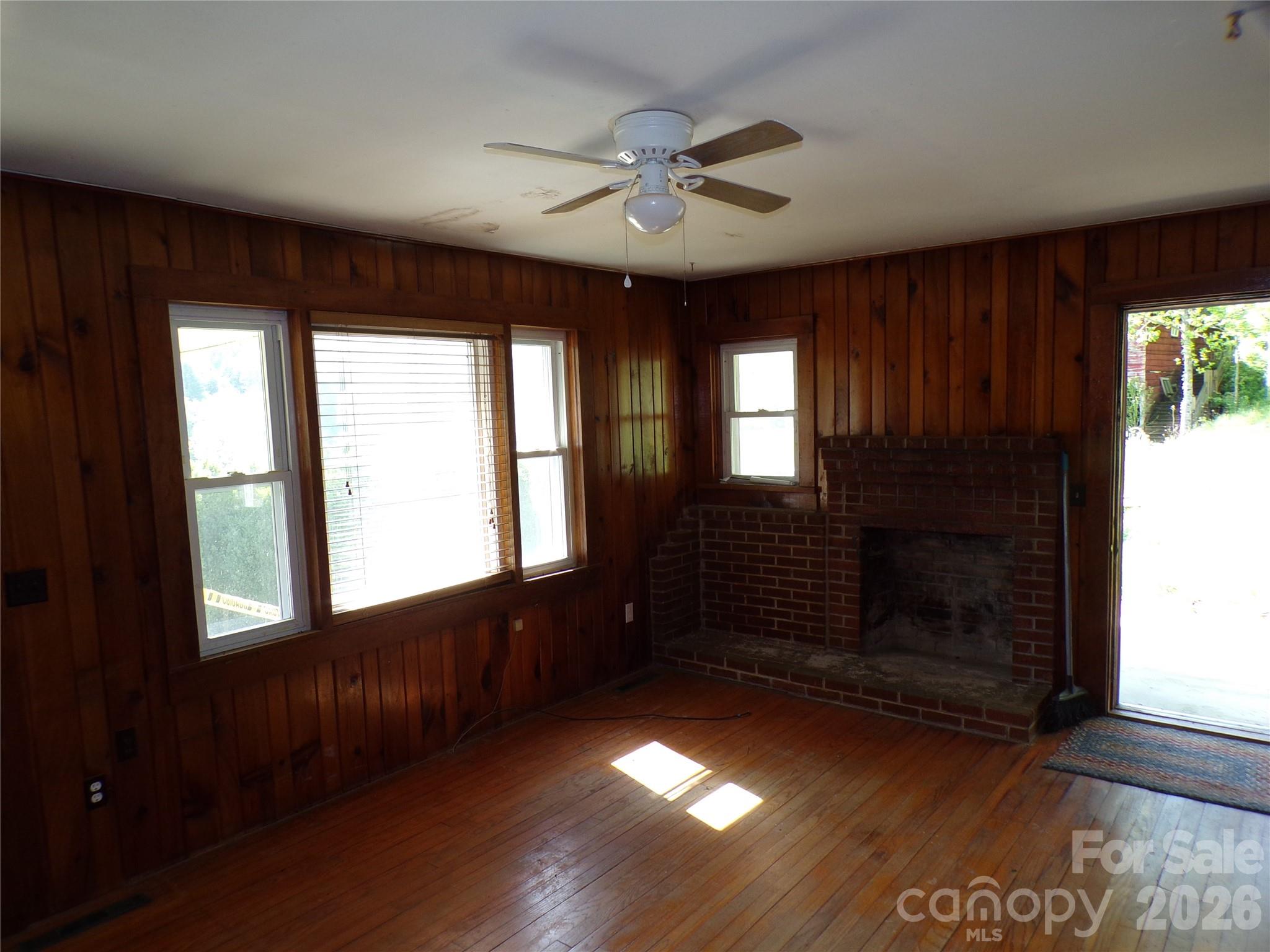 145 Kirks Drive — Hot Springs