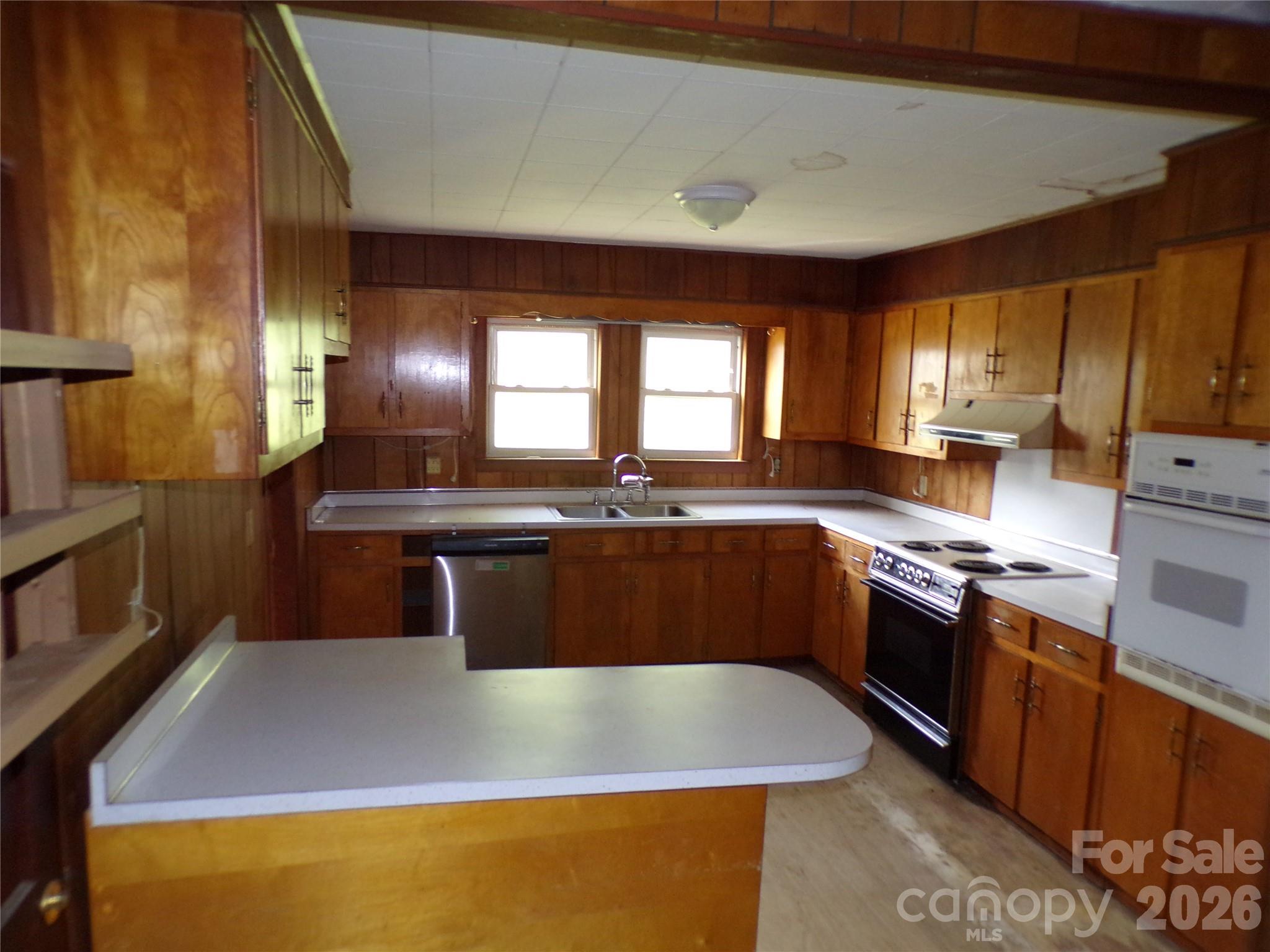 145 Kirks Drive — Hot Springs