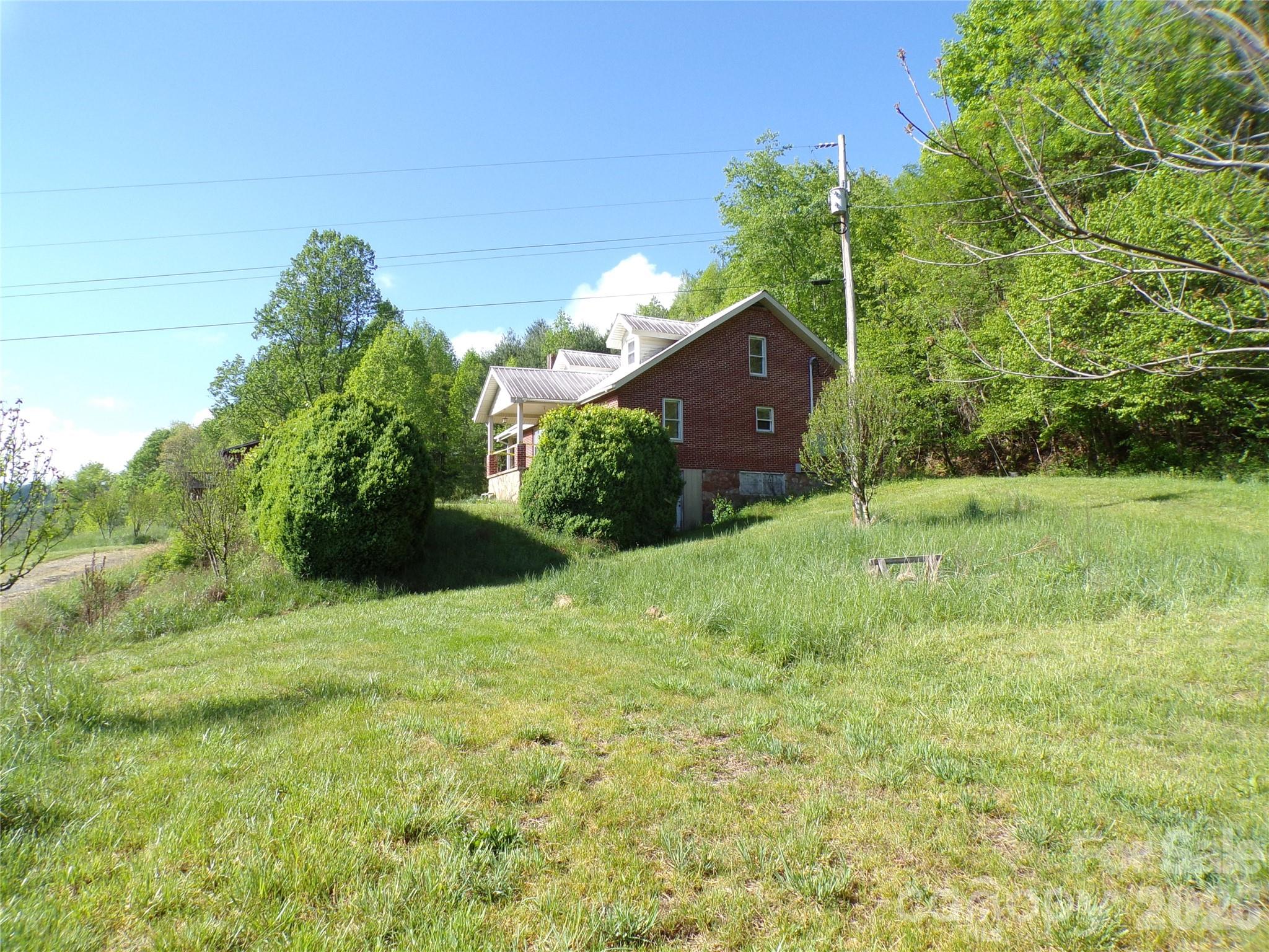 145 Kirks Drive — Hot Springs