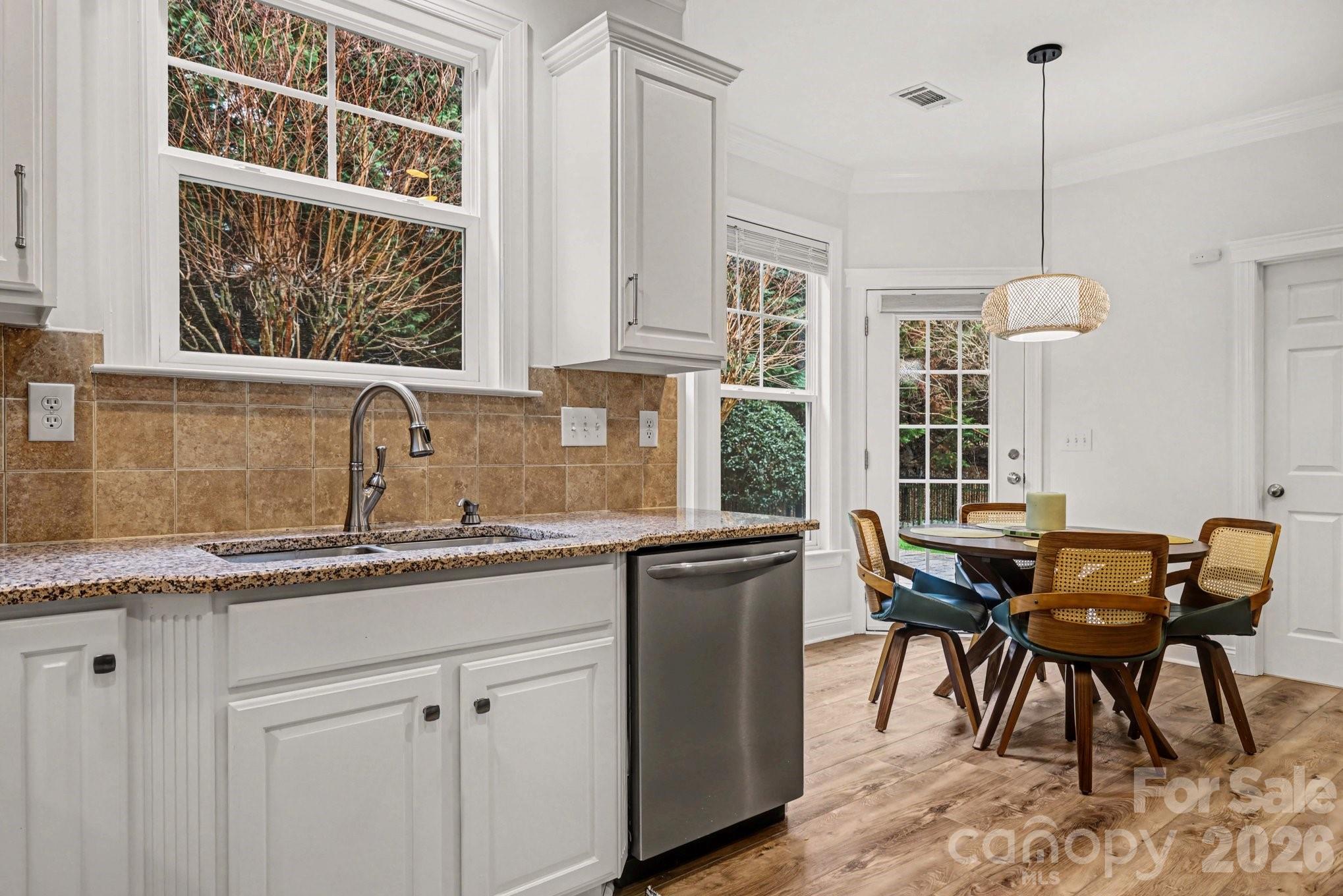 1022 Fleming Lane — Matthews