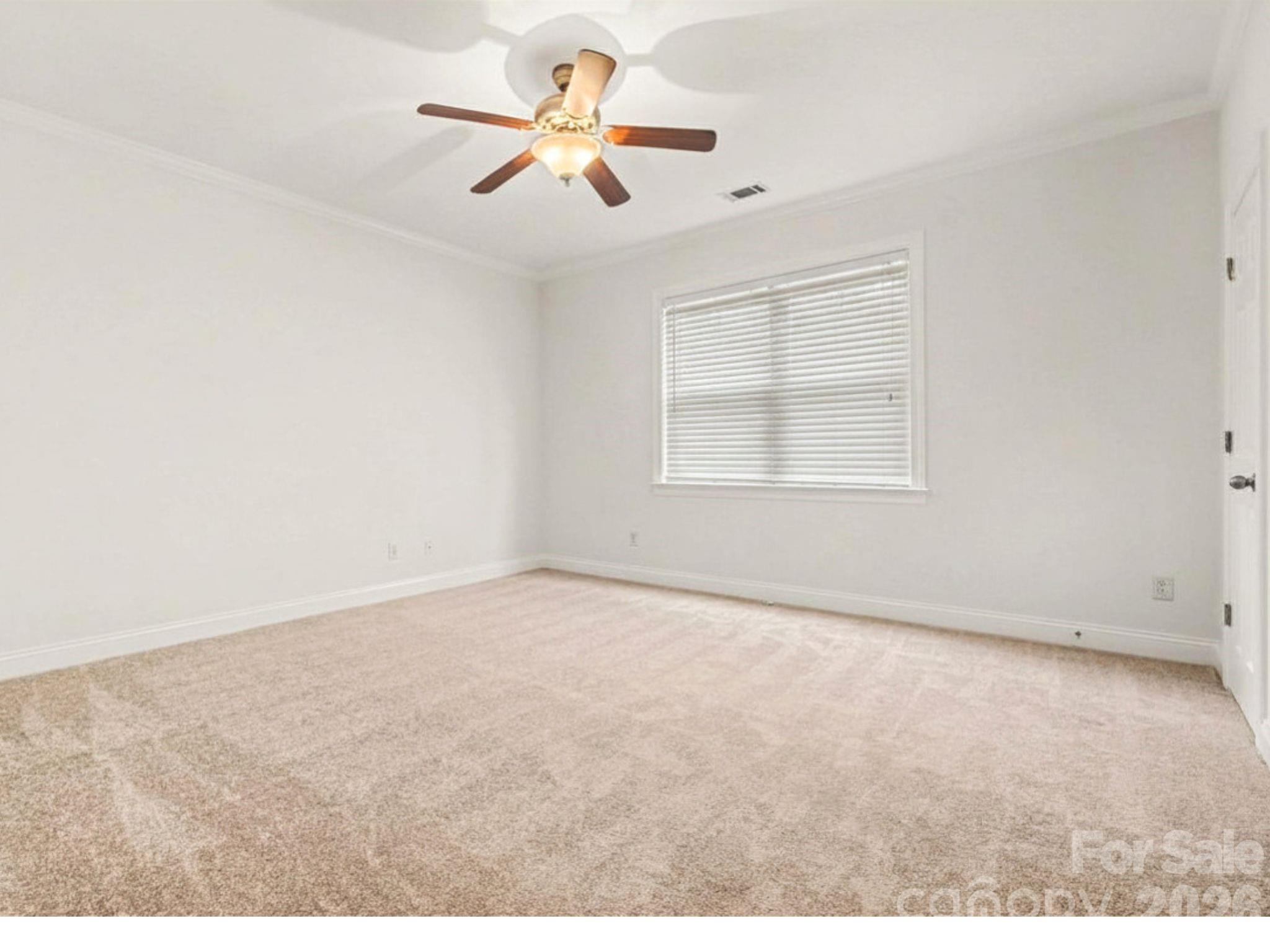 1022 Fleming Lane — Matthews