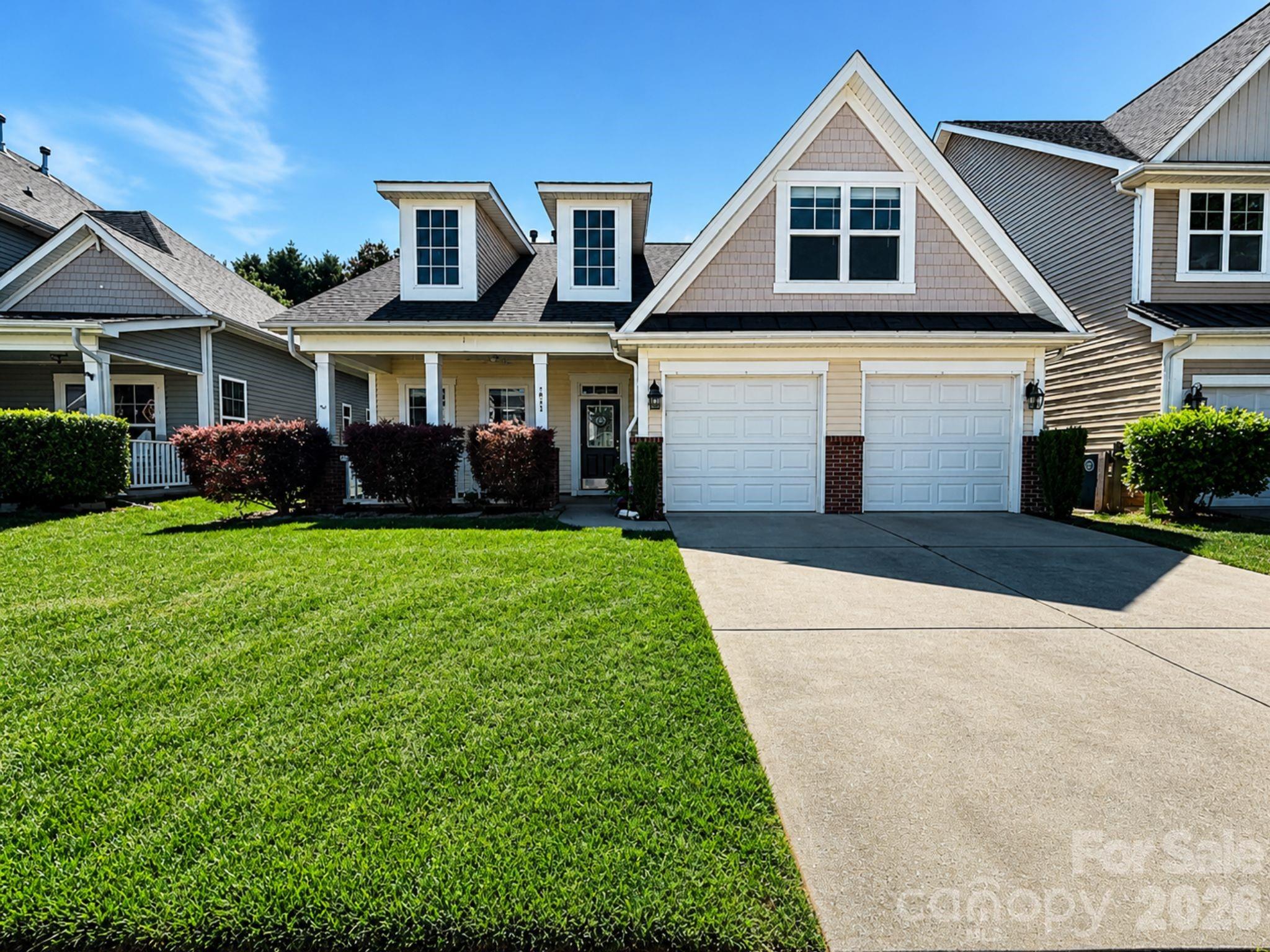 1022 Fleming Lane — Matthews