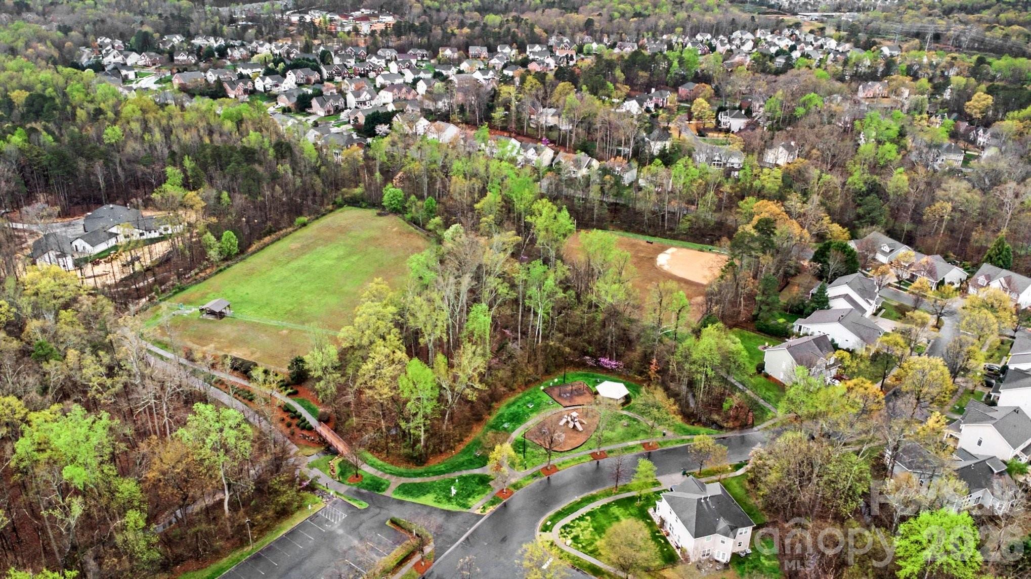 1022 Fleming Lane — Matthews