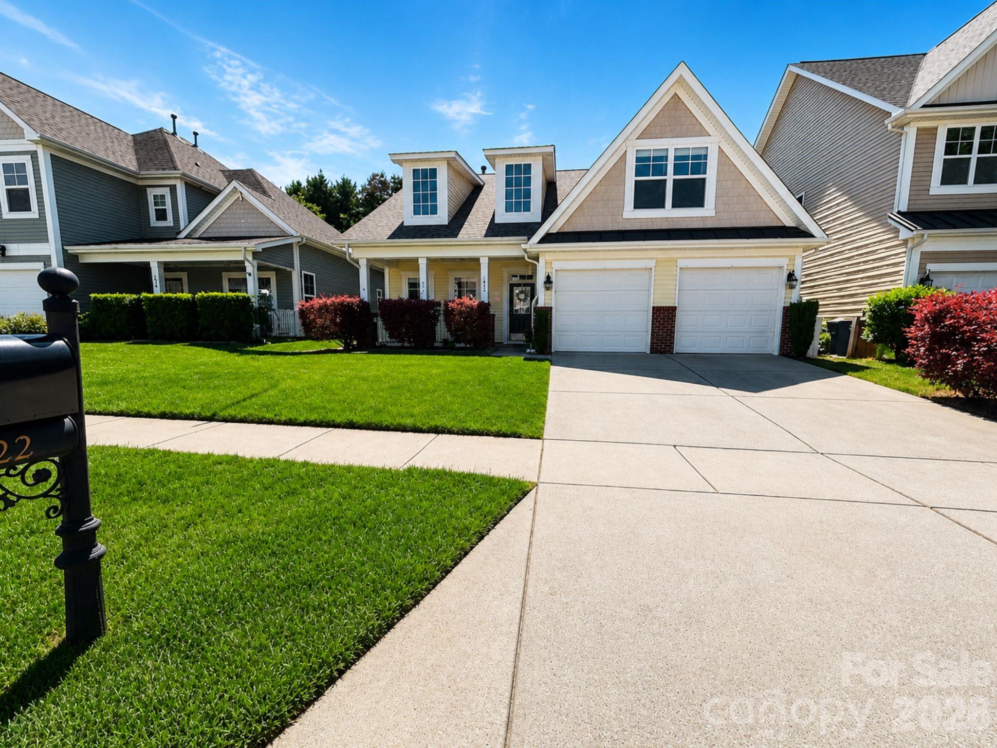 1022 Fleming Lane — Matthews