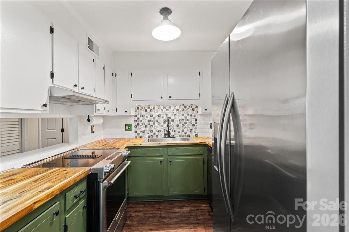 140 Lake Concord Road NE #D10 — Concord