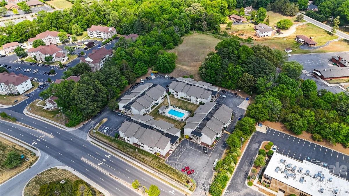 140 Lake Concord Road NE #D10 — Concord