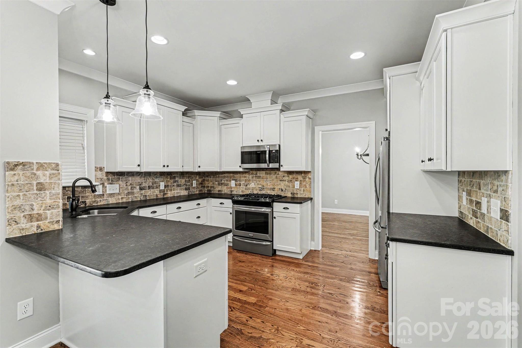 4433 Brookwood Road — Charlotte
