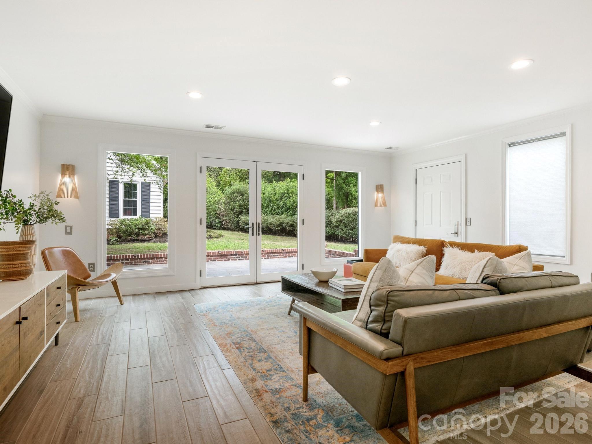 225 Altondale Avenue — Charlotte