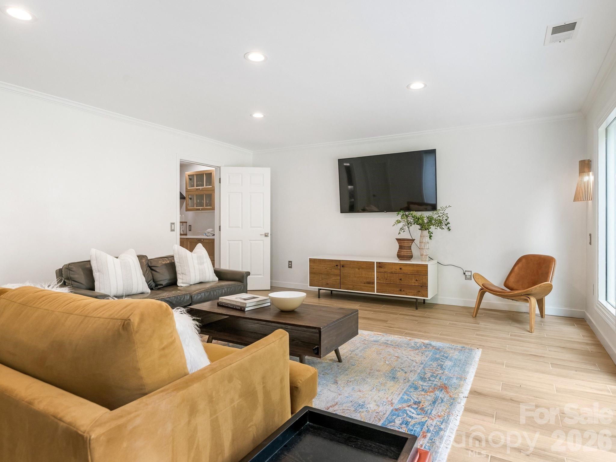 225 Altondale Avenue — Charlotte