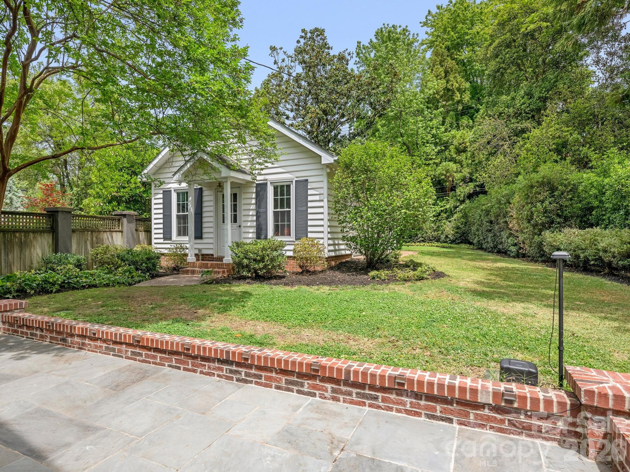 225 Altondale Avenue — Charlotte