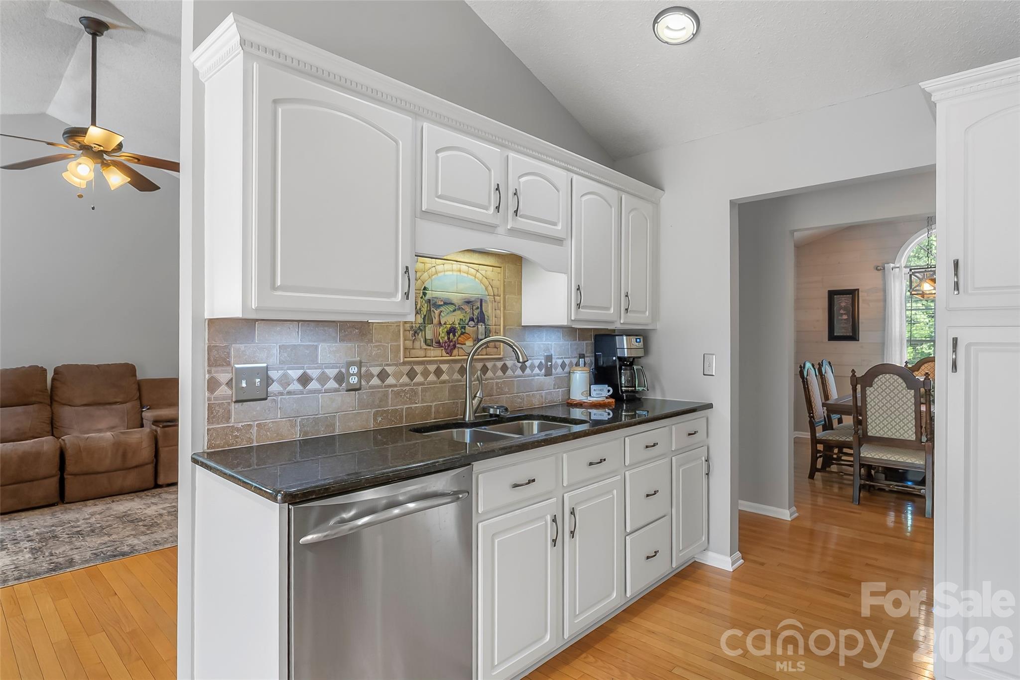 4129 Black Oak Road — Hickory
