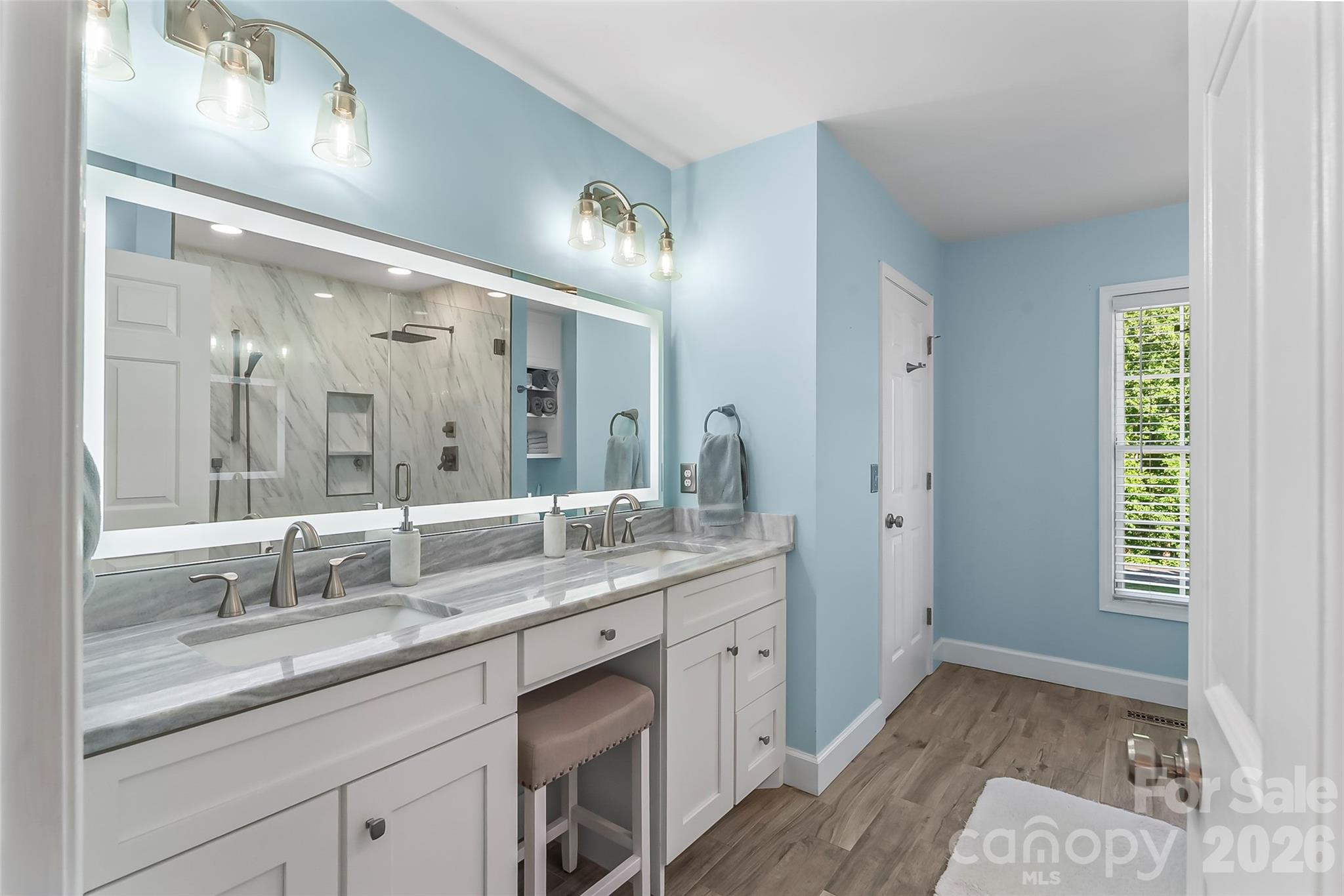 4129 Black Oak Road — Hickory