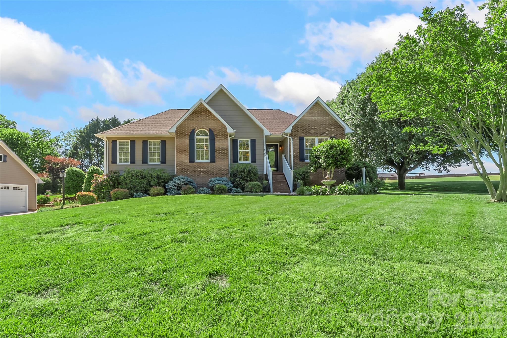 4129 Black Oak Road — Hickory