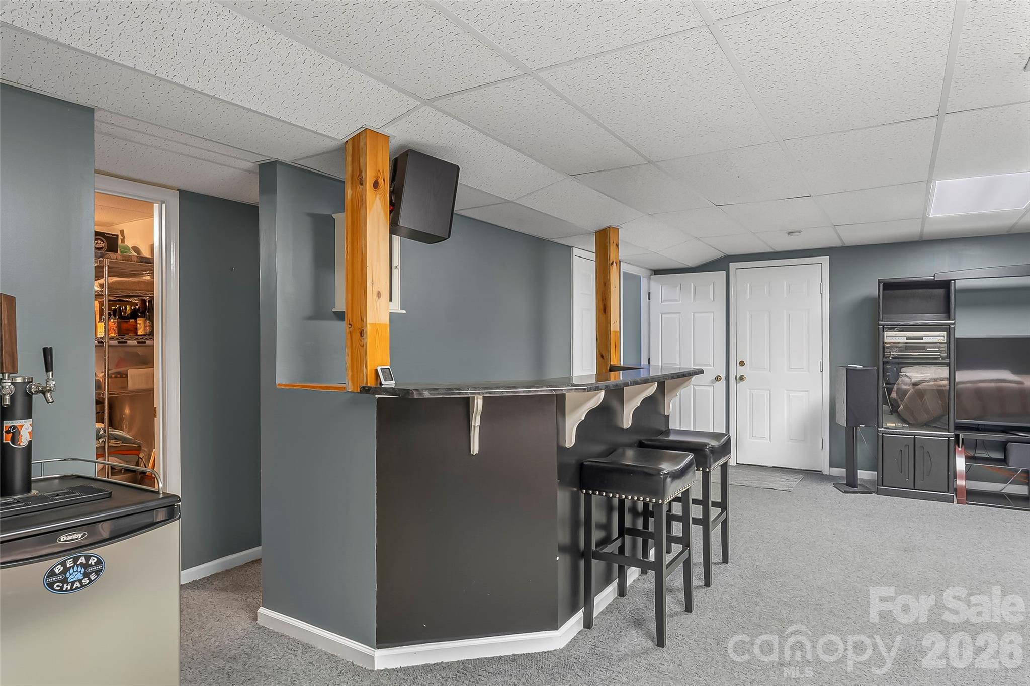 4129 Black Oak Road — Hickory