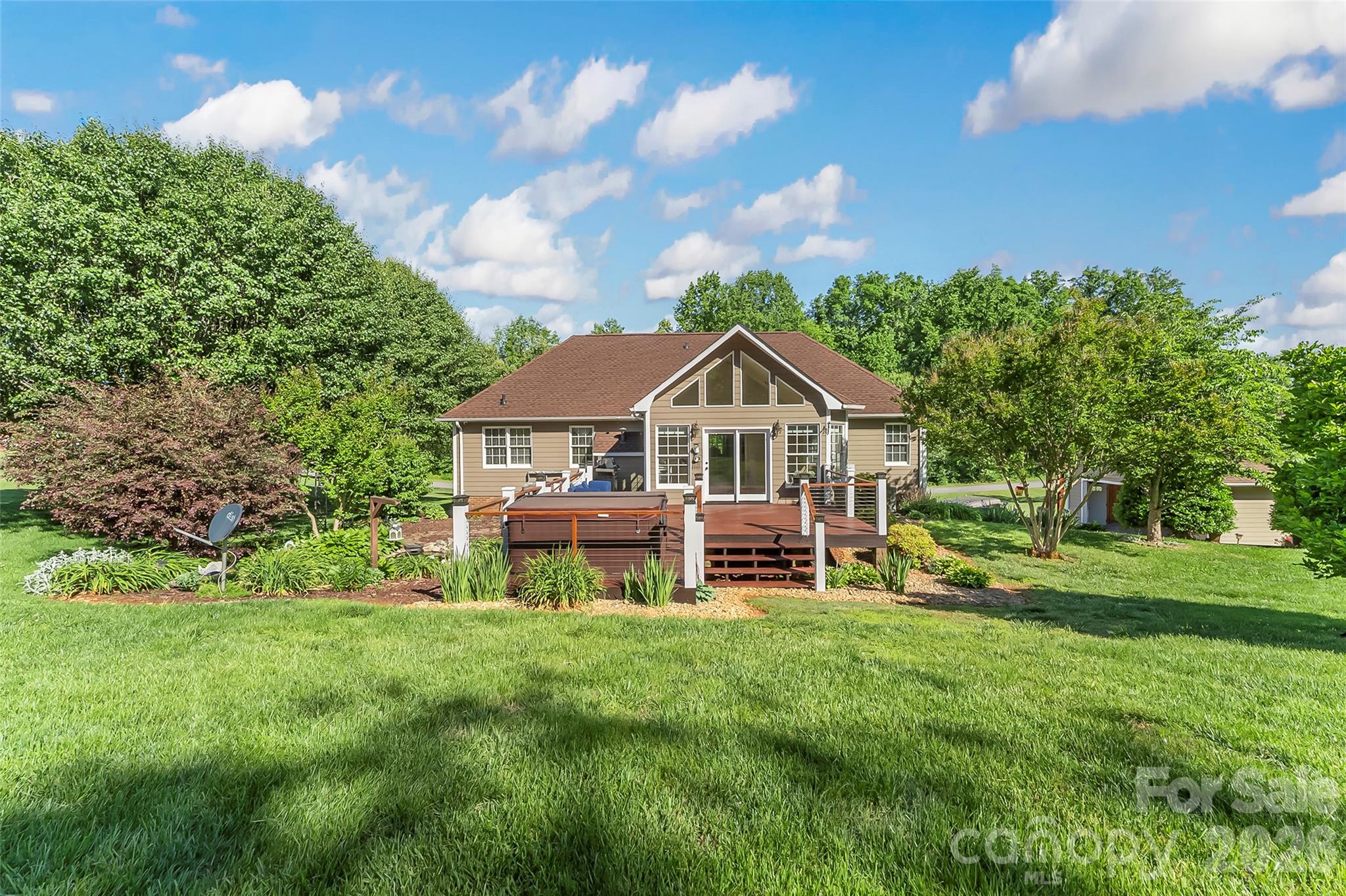 4129 Black Oak Road — Hickory