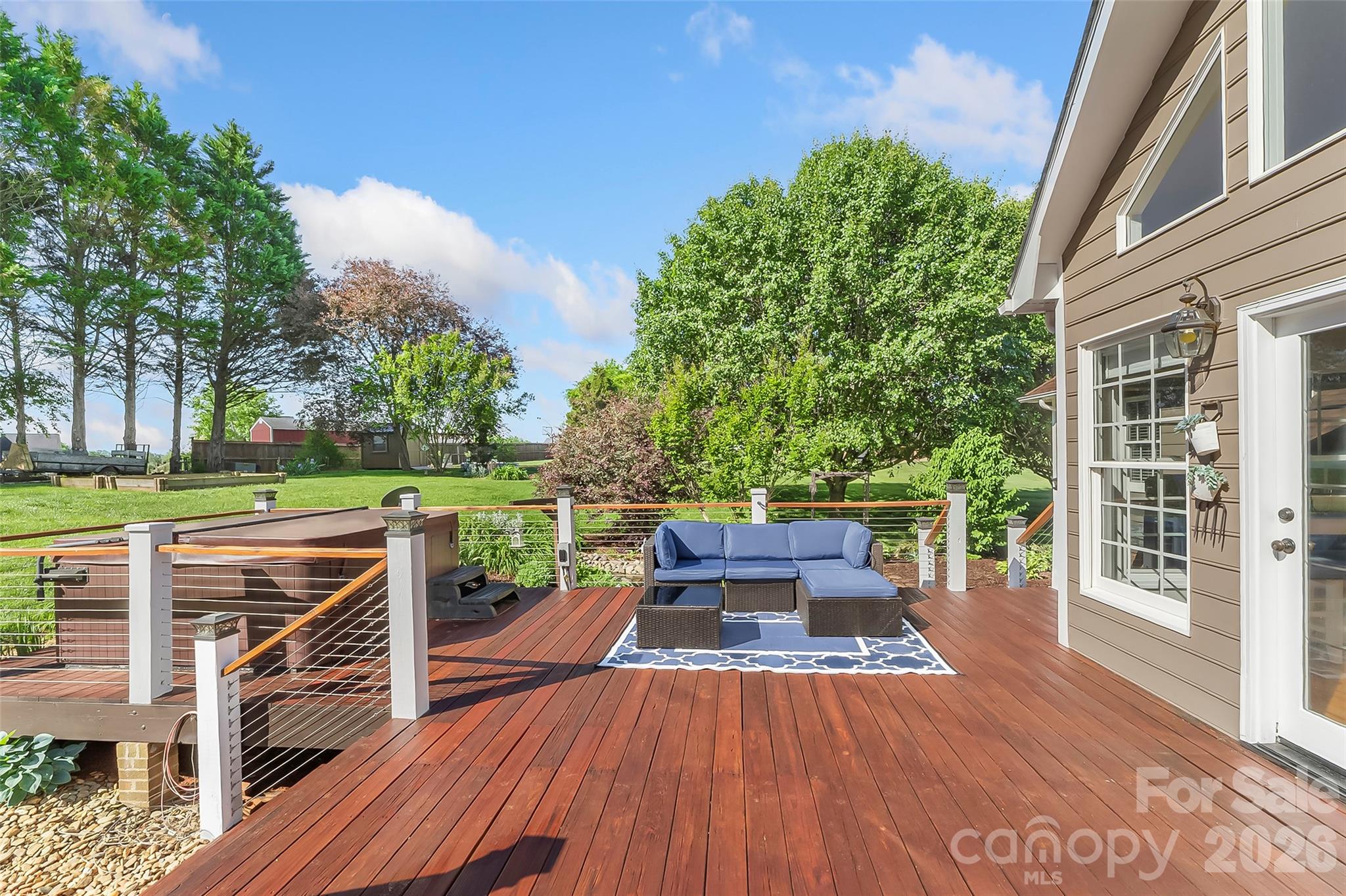 4129 Black Oak Road — Hickory